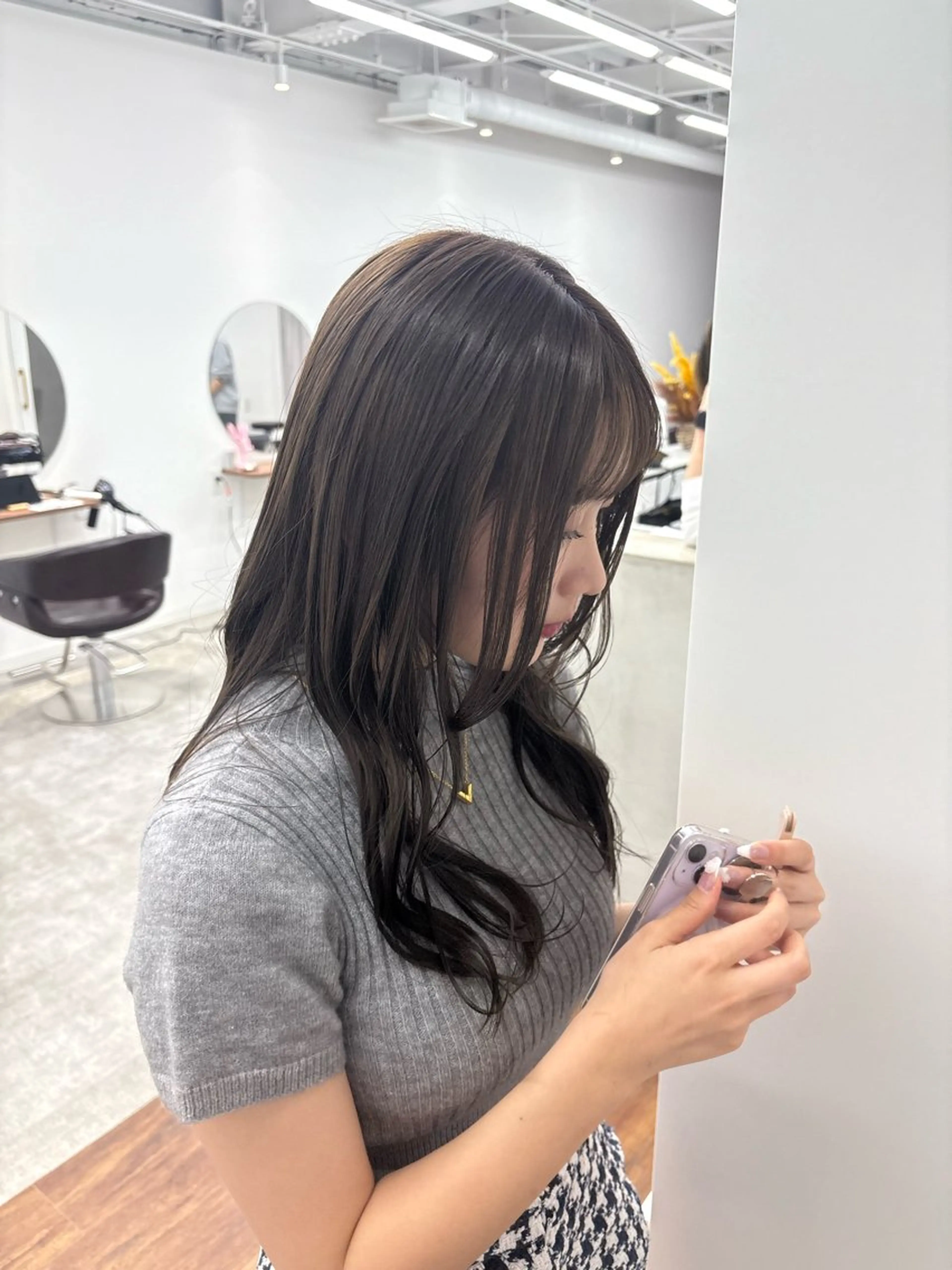 ロング カラー アッシュ アッシュグレー アッシュグレージュ ベージュカラー 透明感カラー sii.北千住所属・外舘 花蓮のヘアスタイル