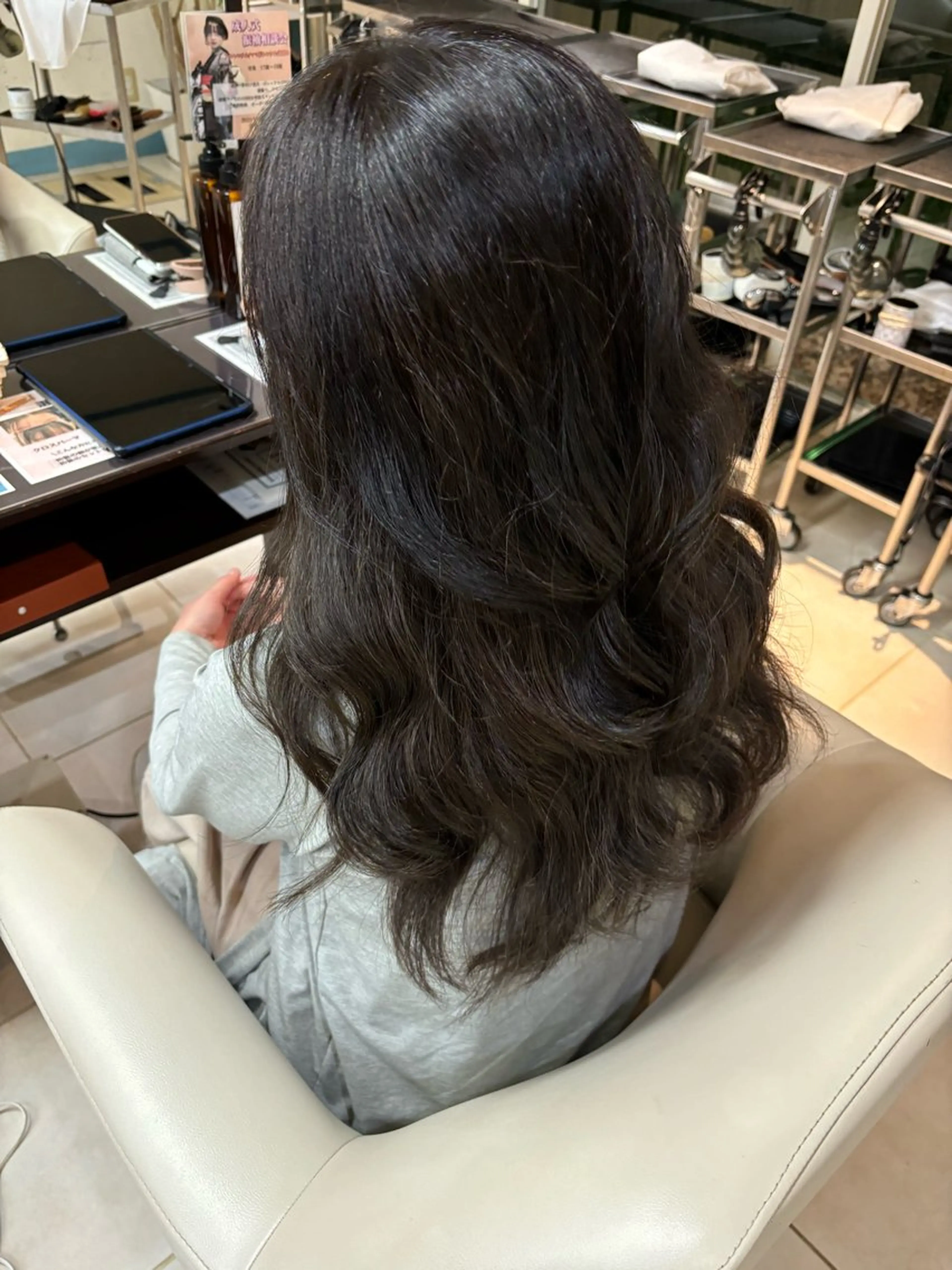 ロング カラー 伊藤 杏奈のヘアスタイル