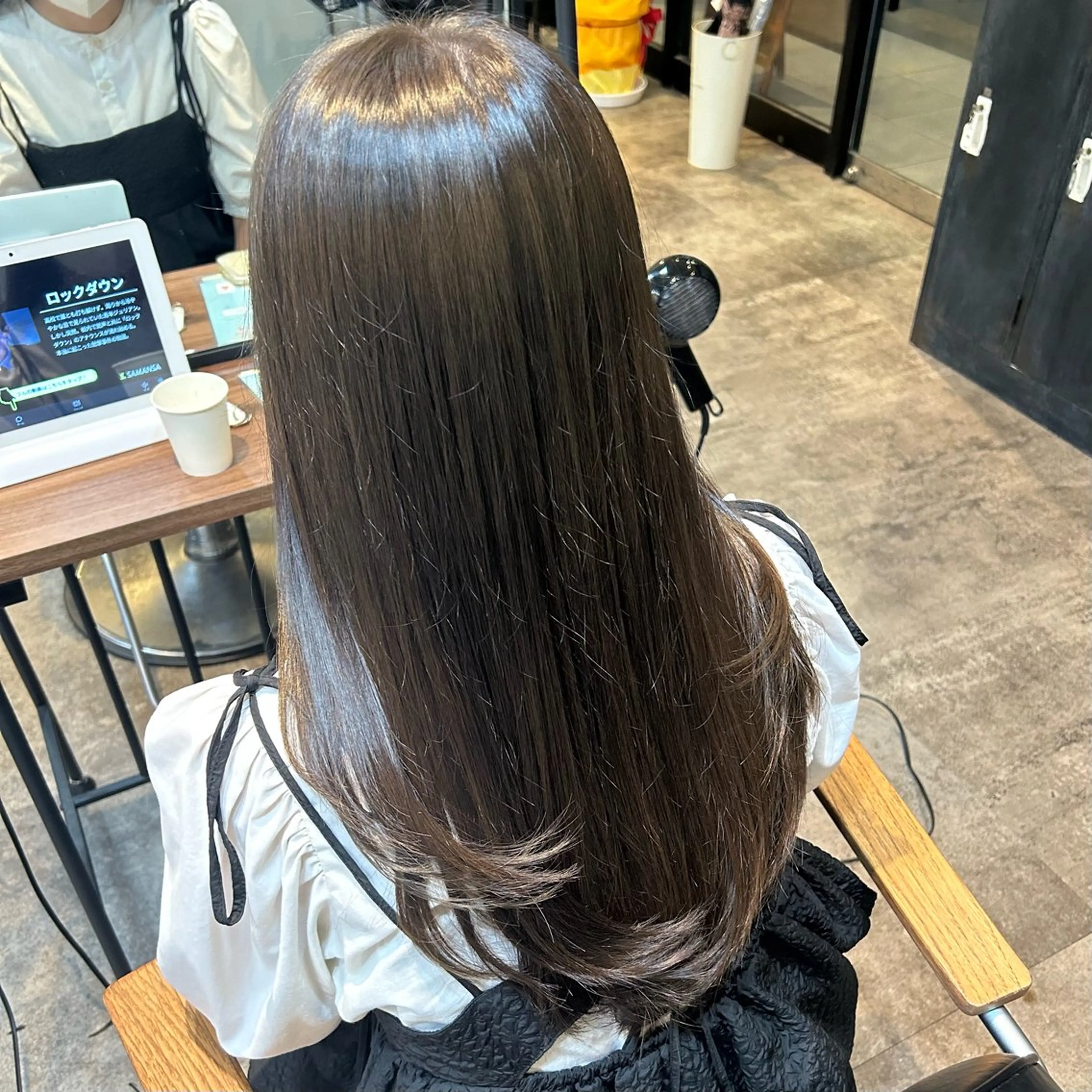 ロング レイヤーカット 東 希良里のヘアスタイル