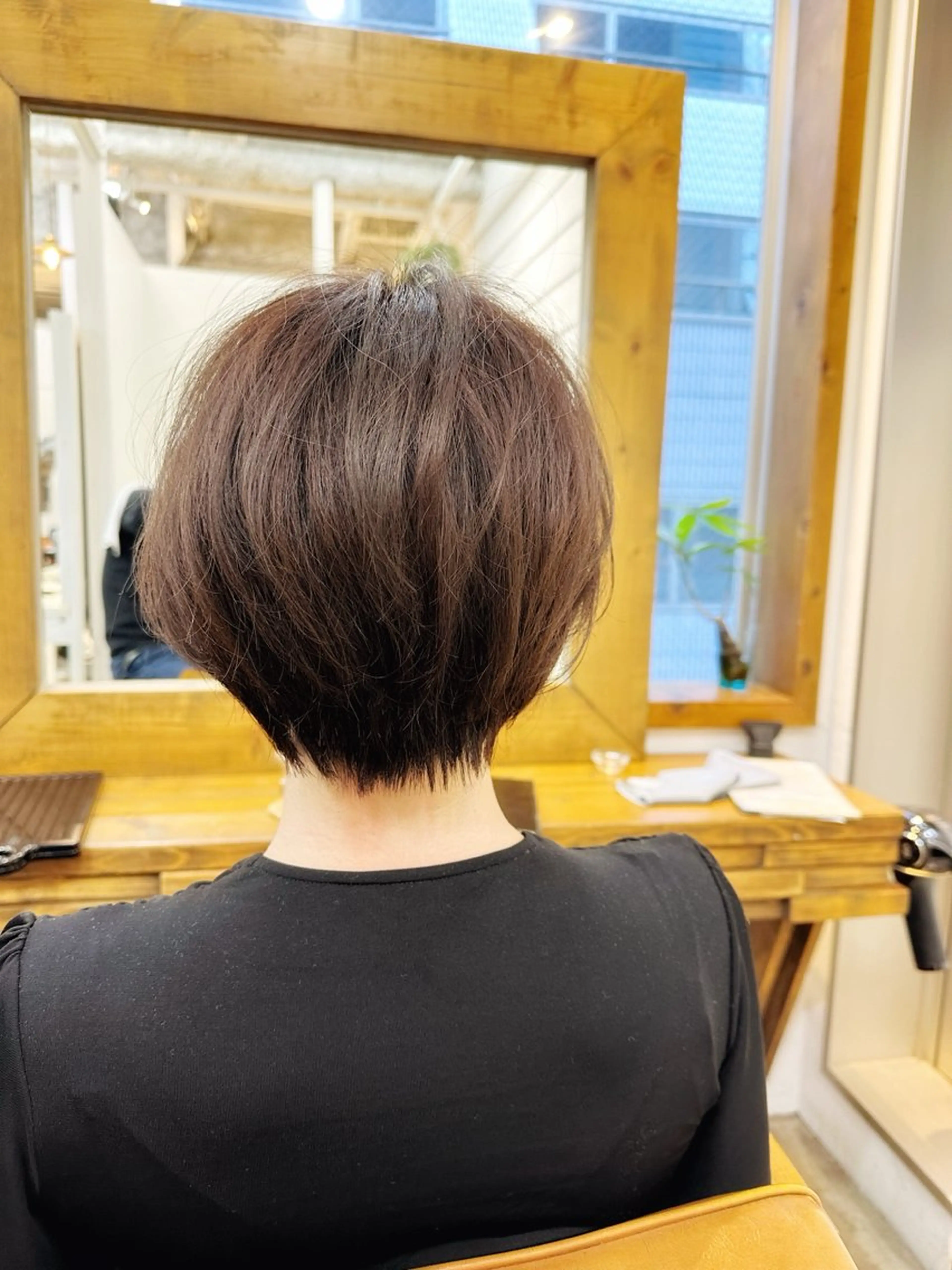 ショート ショートボブ ハンサムショート ボブ くせ毛 ショートヘア カット newline銀座所属・銀座ショート/ 大人ショート/金子涼のヘアスタイル
