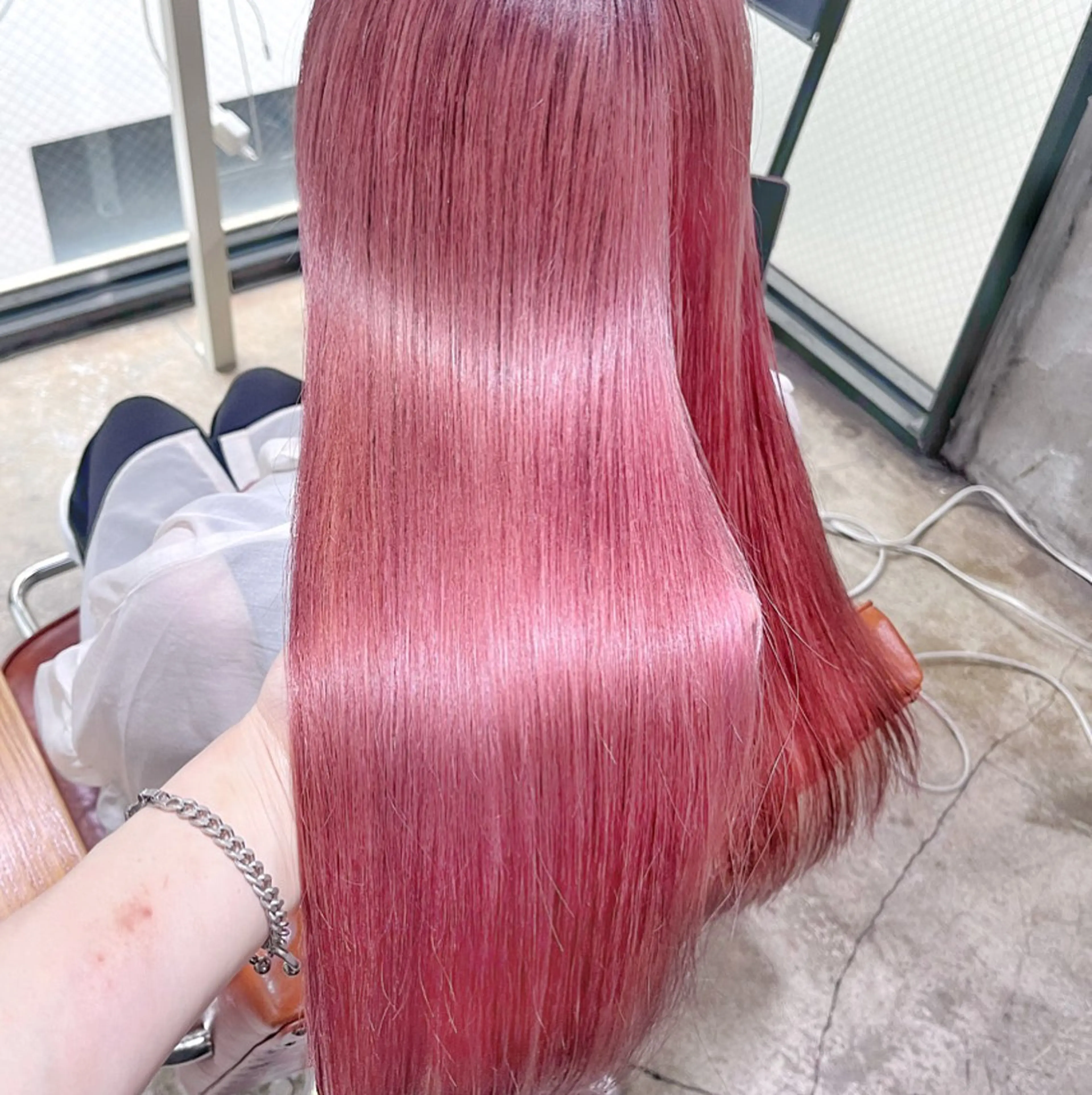 ロング カラー ヘアアレンジ ブリーチ ヘアカラー ピンクカラー🩷 ヘアセットＮＯ.1のヘアスタイル