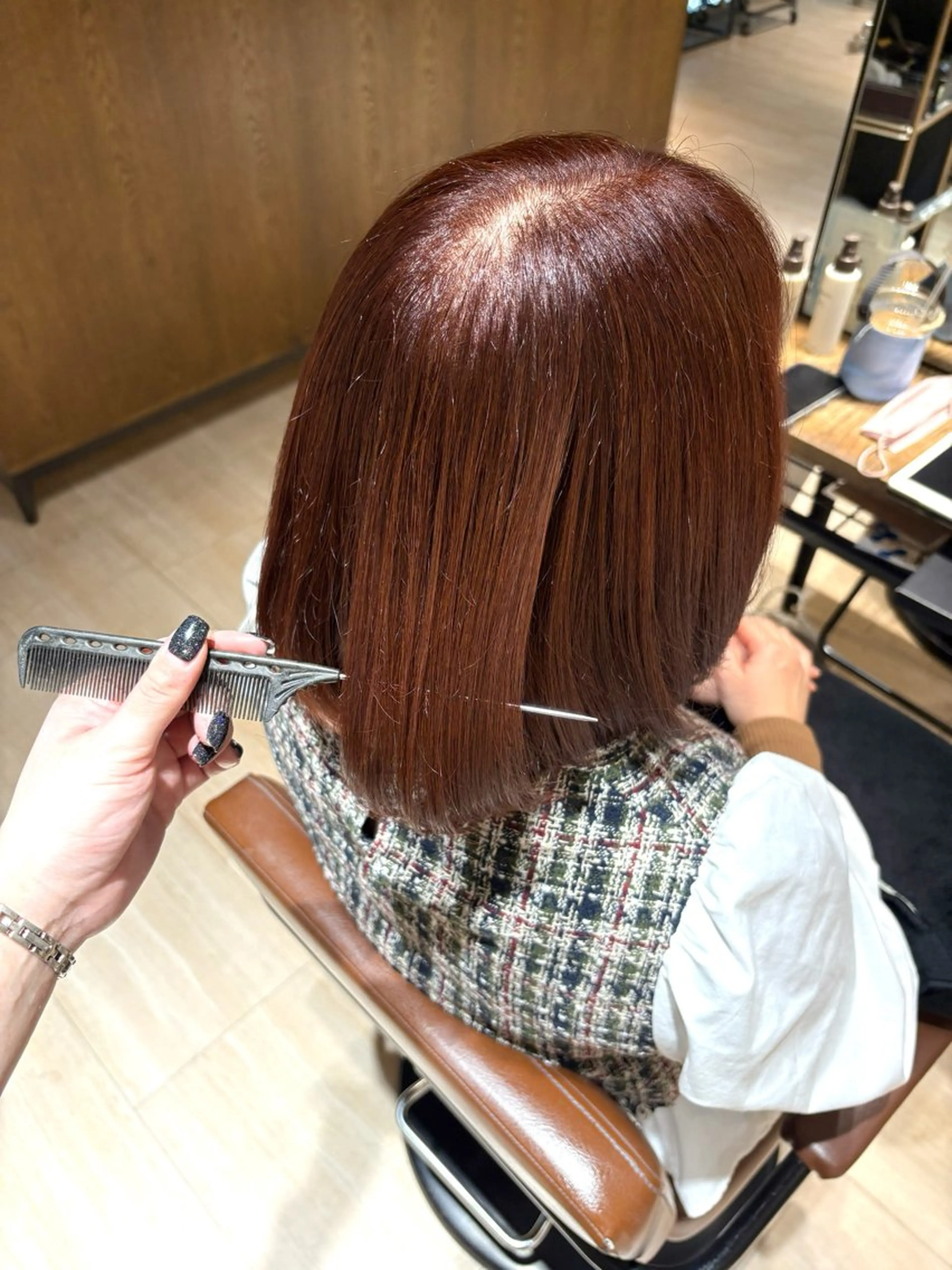 カラー 足立 遥奈のヘアスタイル