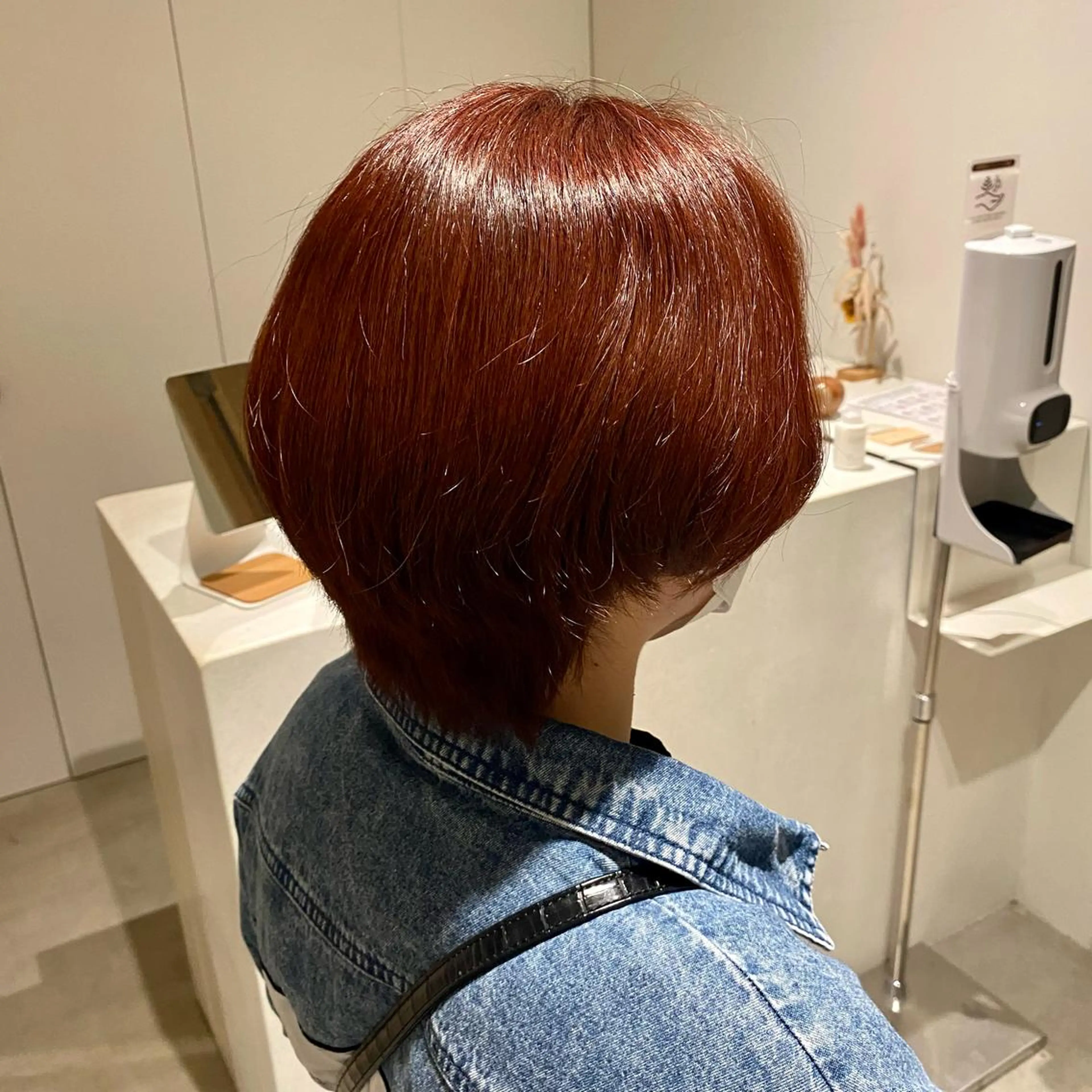 ショート レッドブラウン WHITE EYE 和歌山 眉毛とまつ毛の専門店所属・福家 実輝のマツエク・マツパデザイン