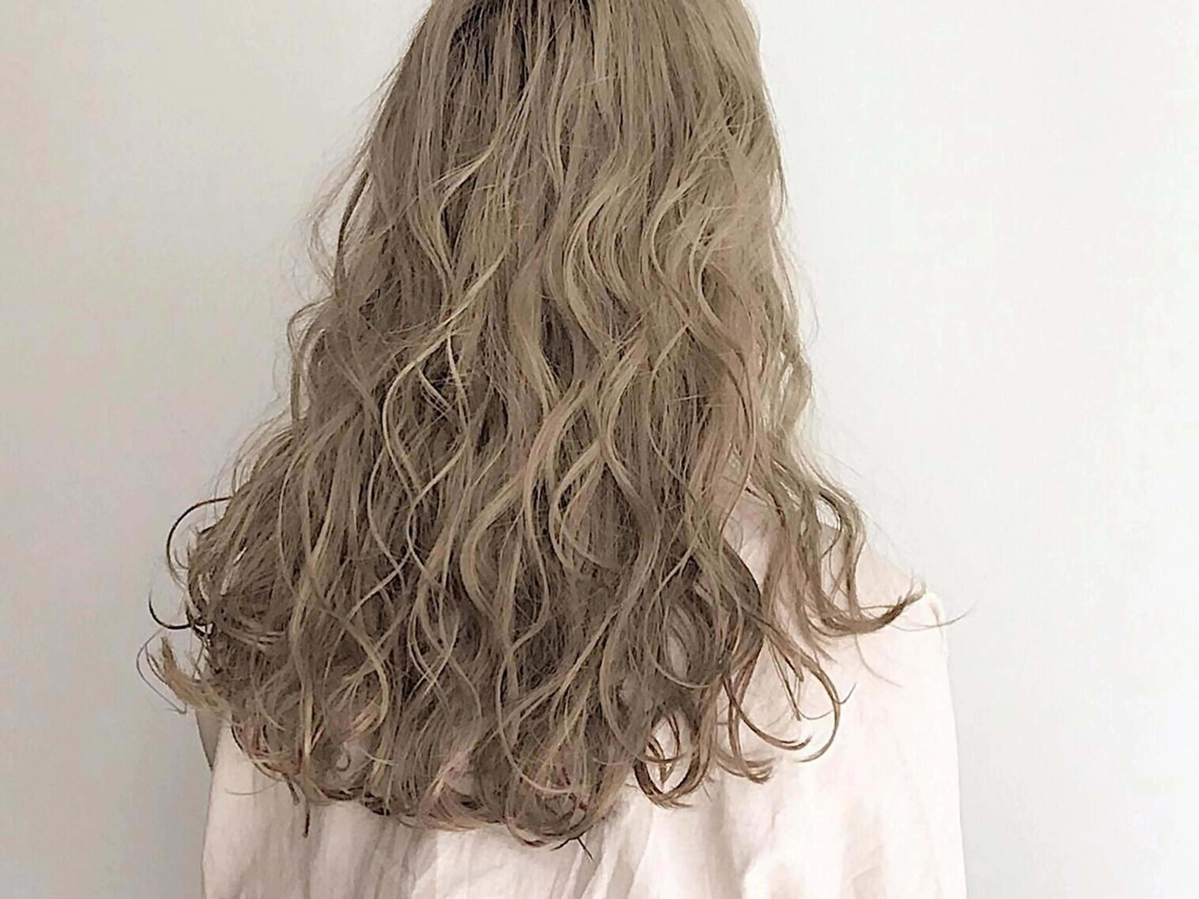 【学生限定】フルブリーチ+カラーの写真