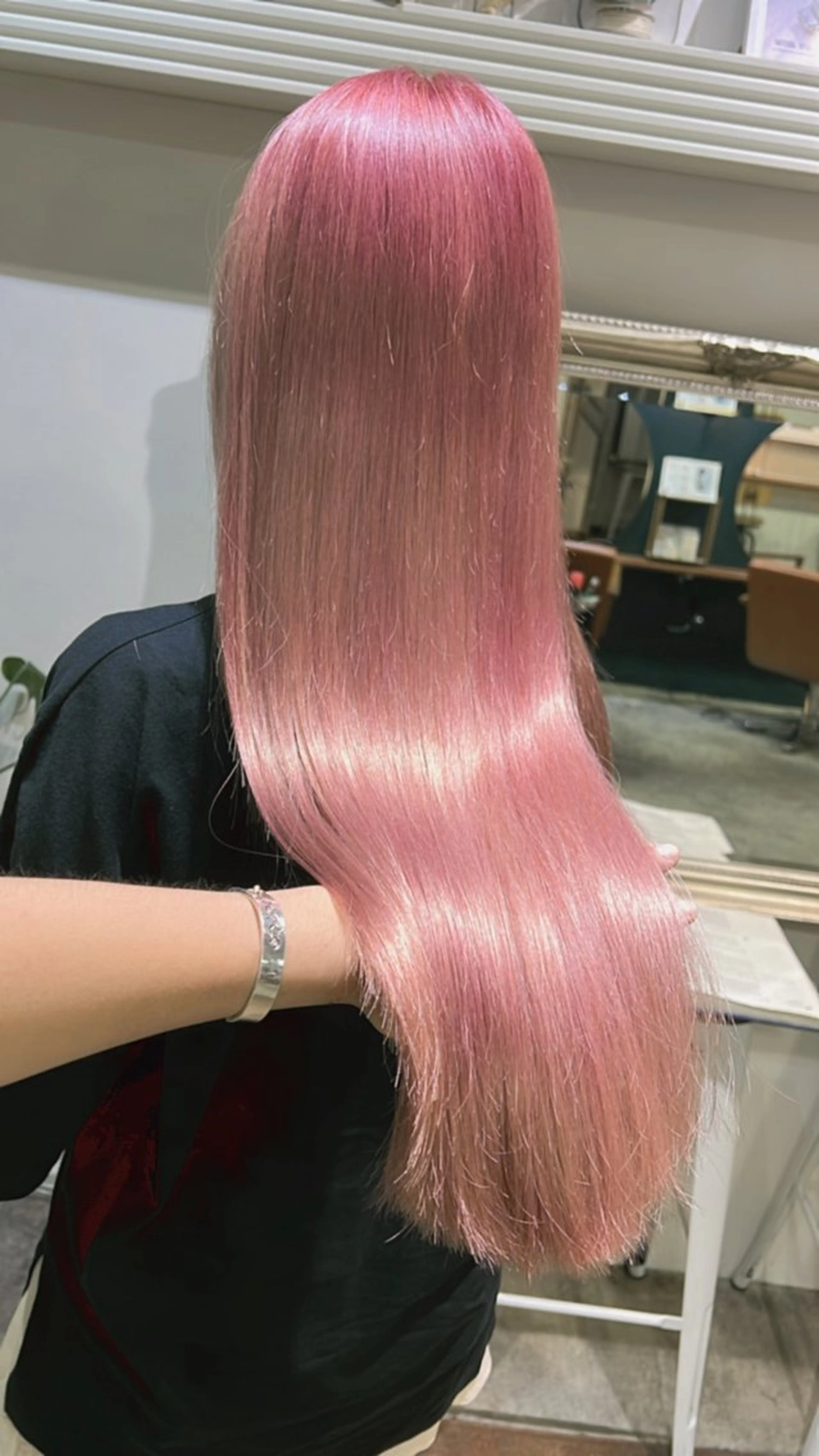 セミロング カラー ヘアアレンジ 透明感カラー ピンクカラー ヘアカラー トリートメント ヘッドスパ ヘアセット 山口 竣也のヘアスタイル