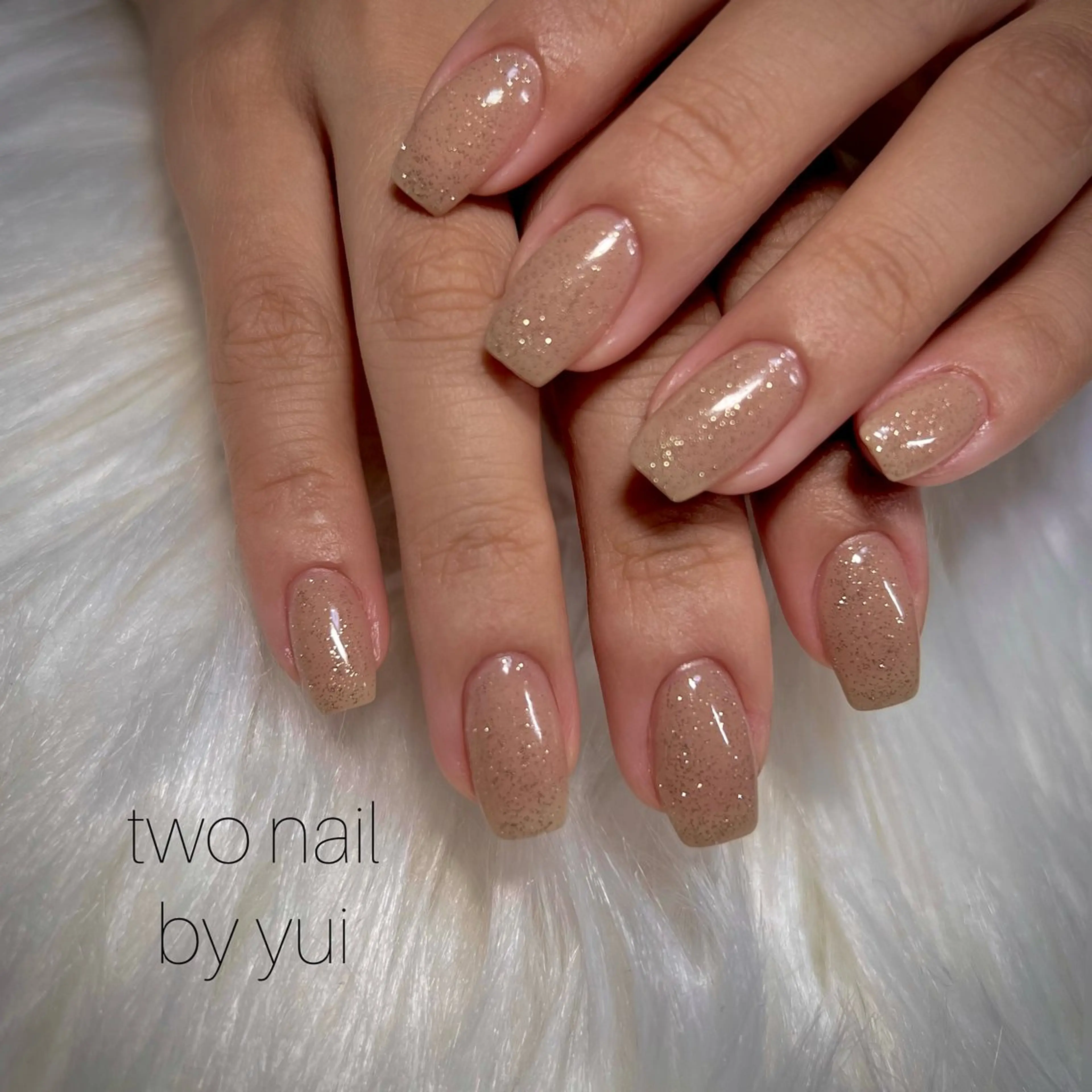 ネイル キラキラネイル ネイルチップ ホワイト ハンドネイル two nailのネイルデザイン