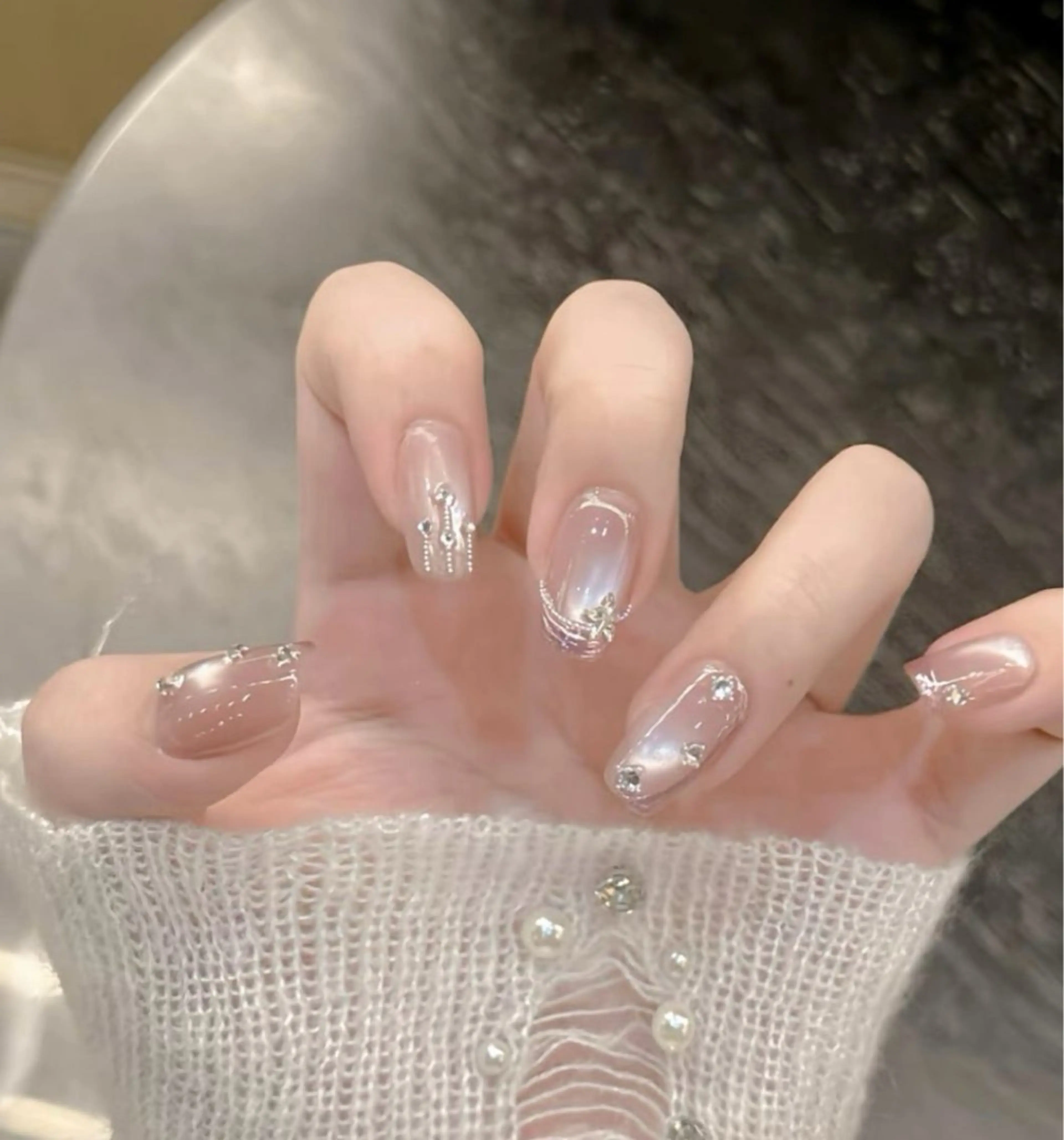 ネイル チークネイル 長さ出し フラワーネイル フレンチネイル ガーリー SunNail池袋駅 ワンホンネイルのネイルデザイン