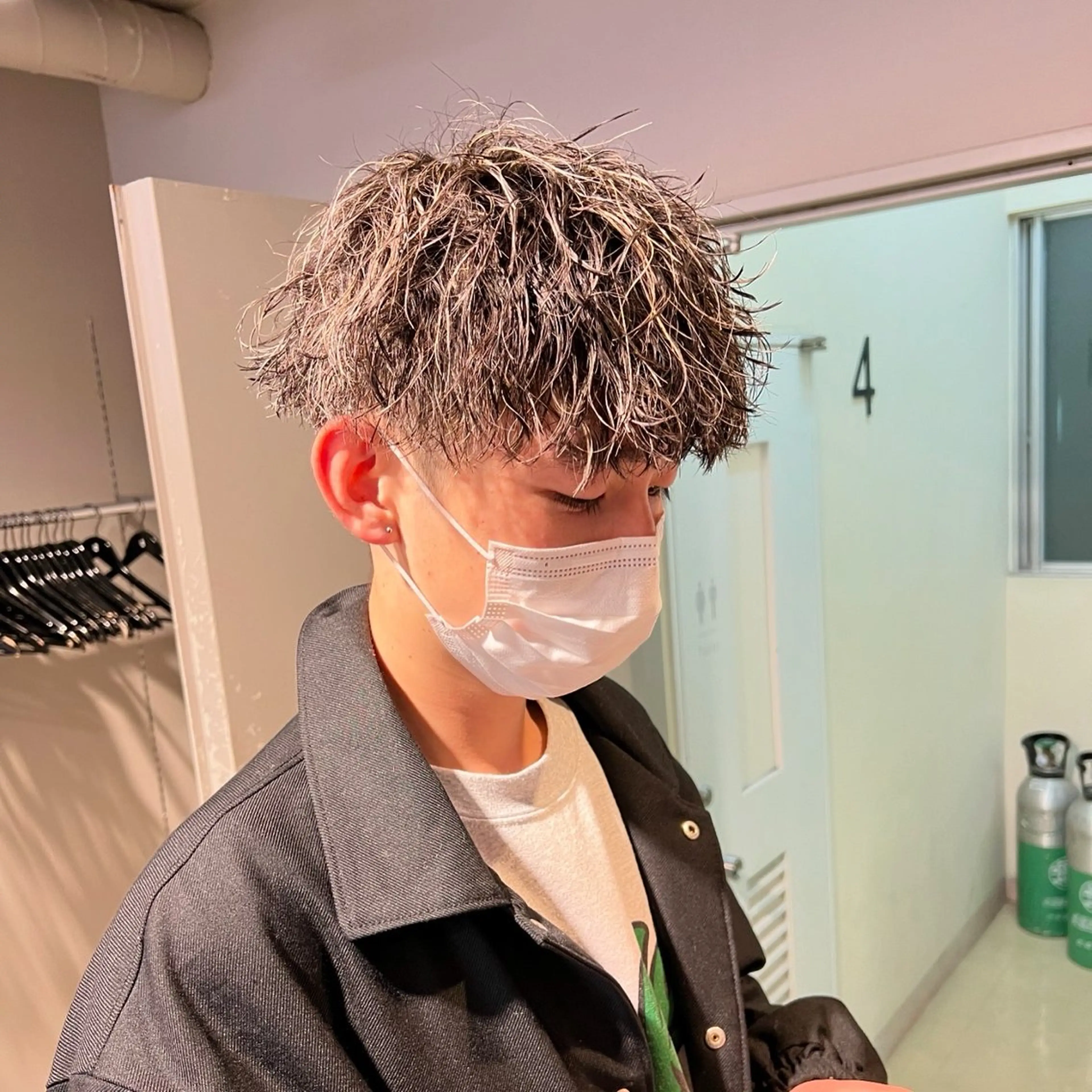 ミディアム カラー パーマ メンズ ミディアムパーマ センターパート メンズ韓国風 韓国マッシュ マッシュウルフ トレンド/レイヤー うる艶🪞CANDYのヘアスタイル