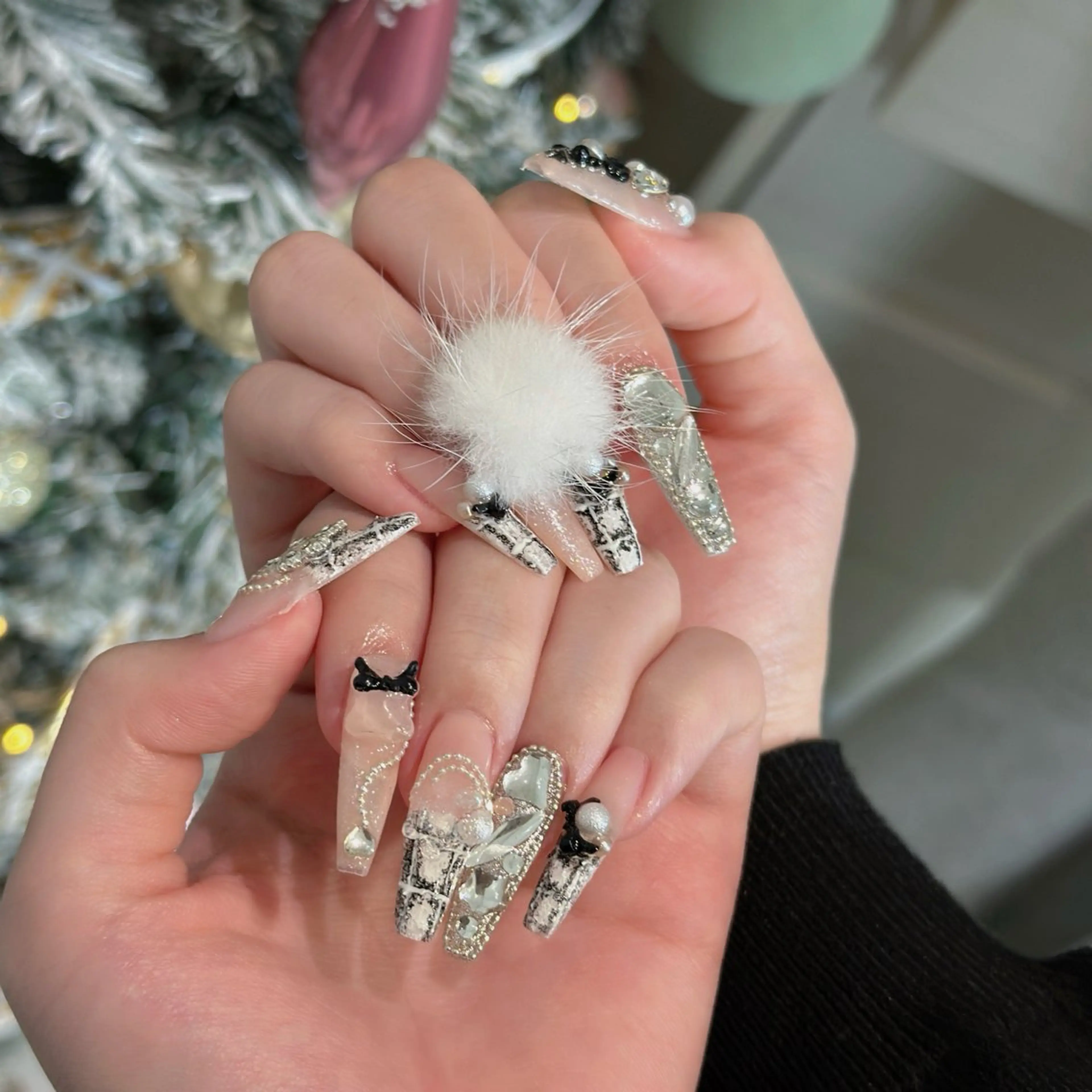 ネイル オーロラネイル ボルドー ブラウン 氷ネイル・うるうるネイル キラキラネイル ハンドネイル Julli NailStudioのネイルデザイン