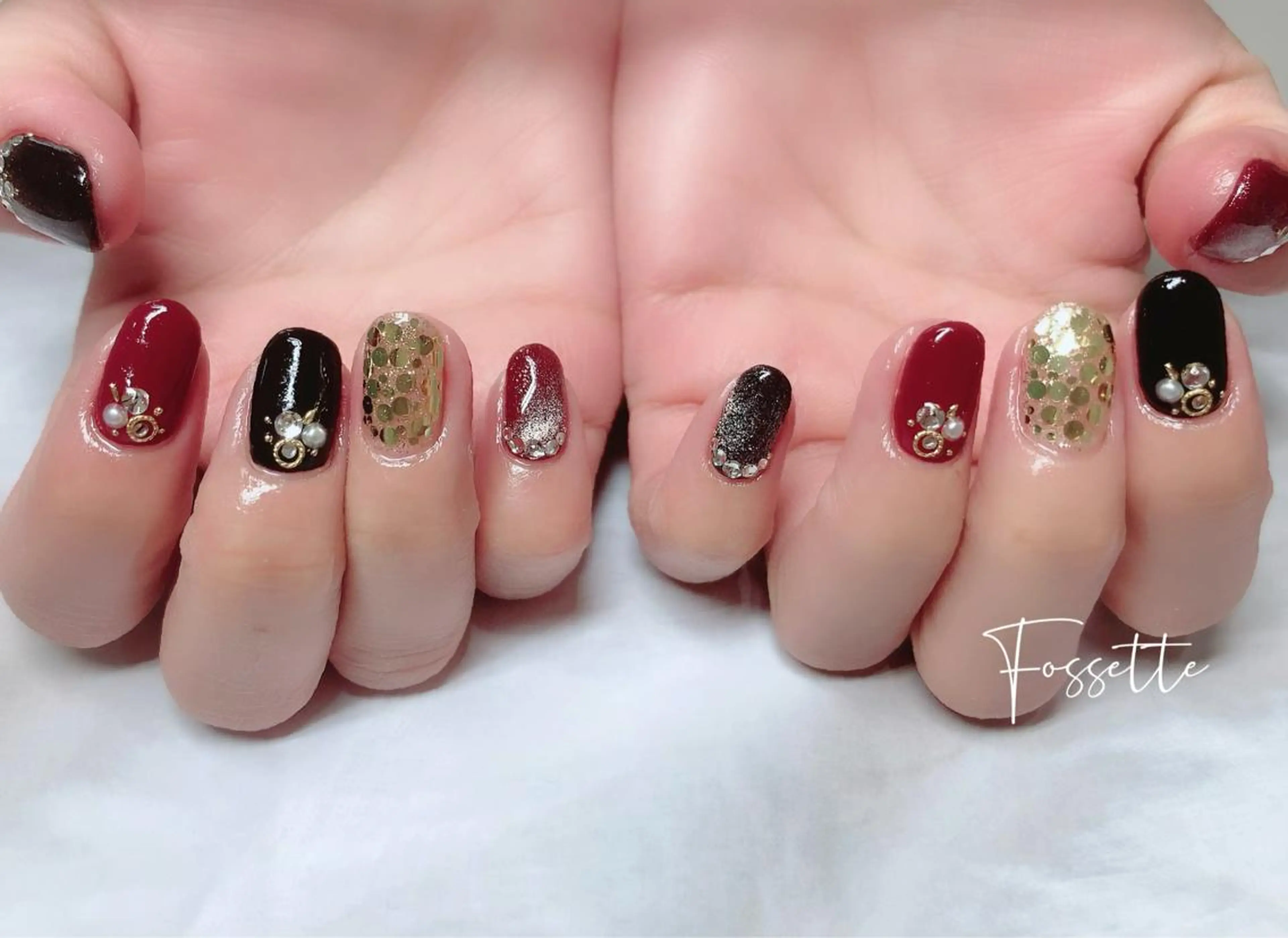 ネイル 成人式 ホログラムネイル キラキラネイル マグネットネイル ワンカラーネイル nailsalon Fossetteのネイルデザイン