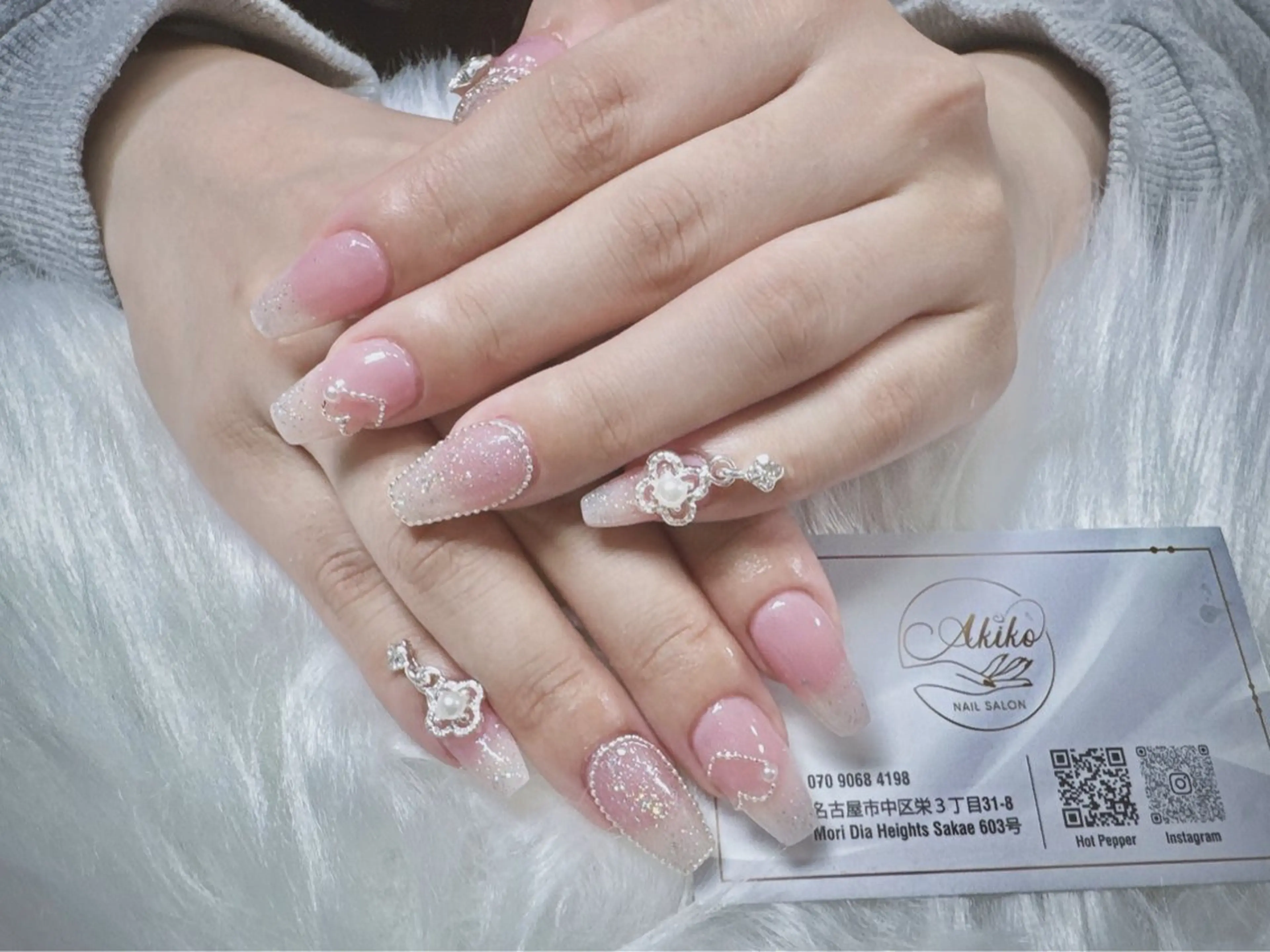 ネイル フットネイル ジェルネイル 韓国ネイル マグネットネイル 持ち込み ハンドネイル Akiko ネイルサロン所属・AKIKO ネイルサロンのネイルデザイン