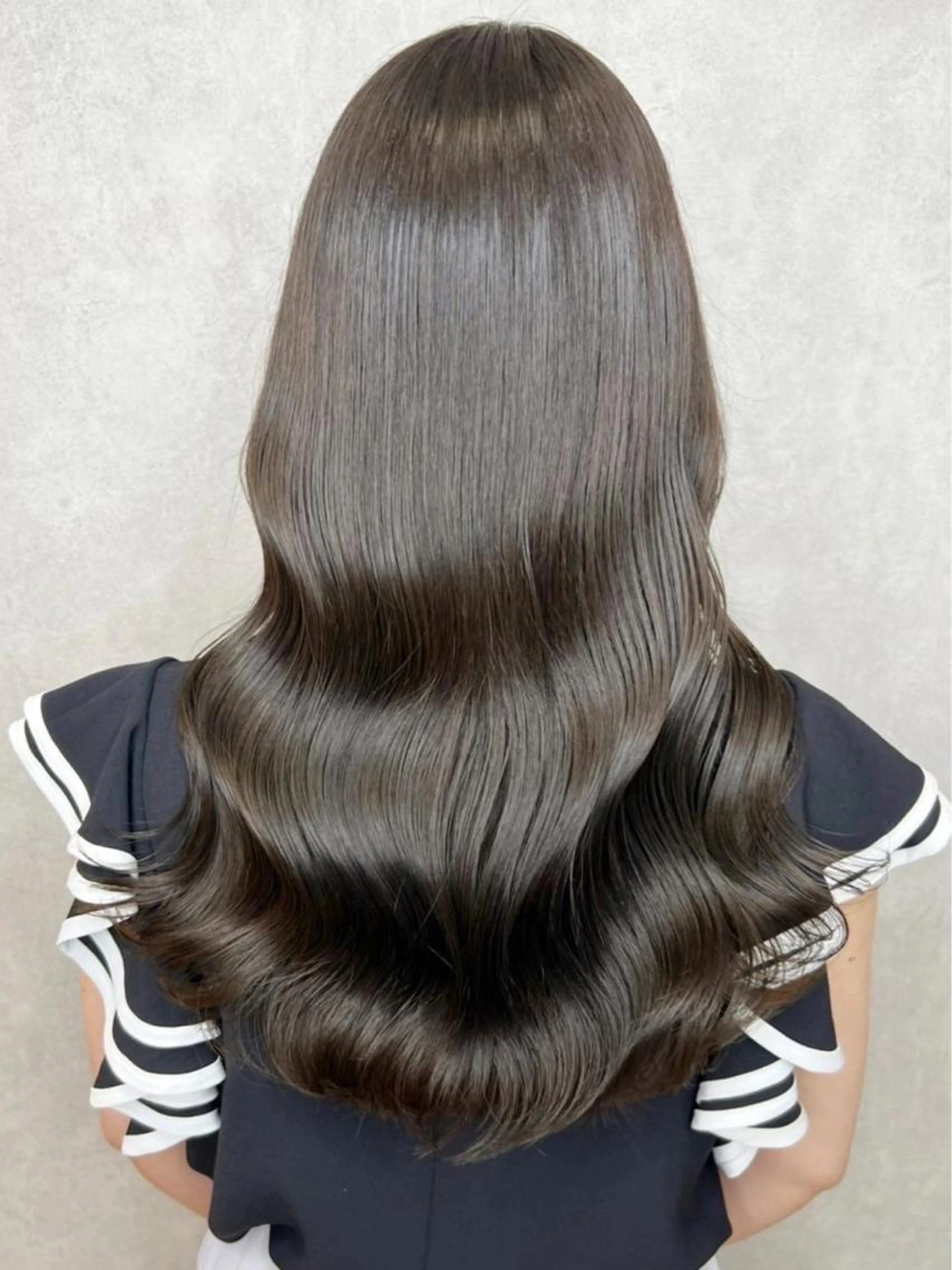 【当日限定】似合わせカット＋艶髪ケアカラー＋トリートメント＋頭皮洗浄ReFaヴィーナ付きの写真