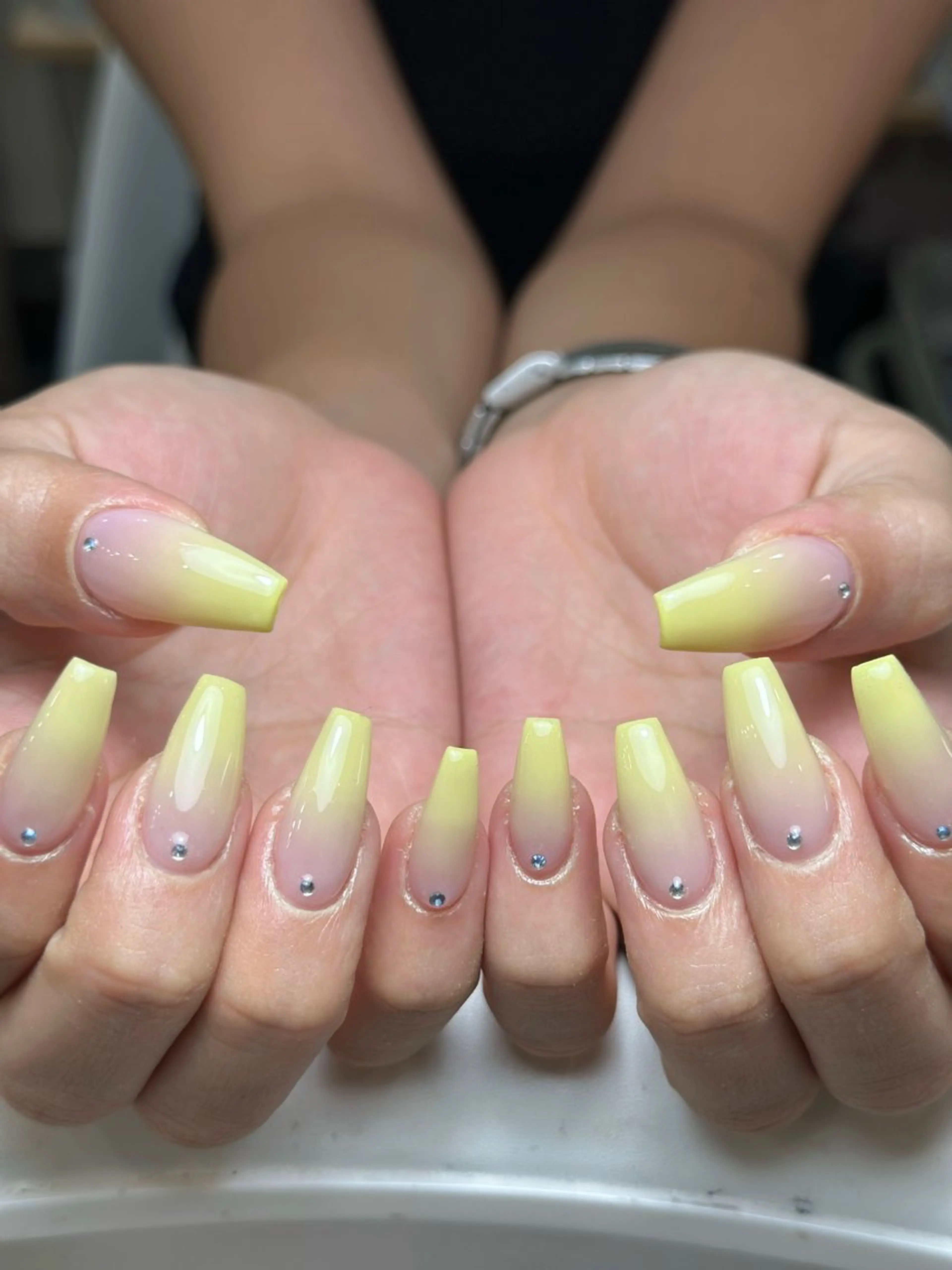 ネイル フレンチネイル グラデーション 韓国ネイル マグネットネイル シンプルネイル ハンドネイル CoMo Nail Studio所属・CoMo Nailのネイルデザイン