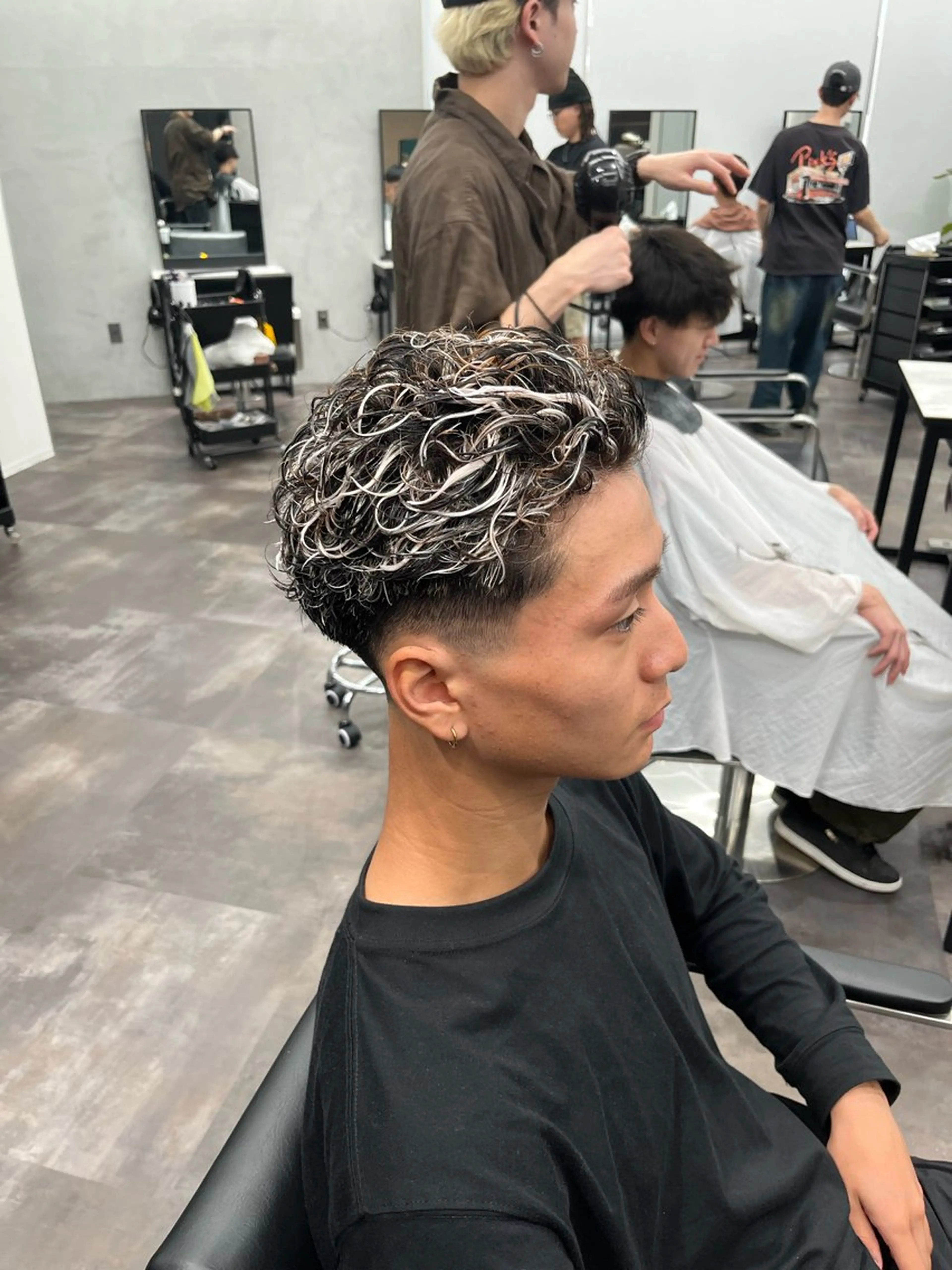 ショート カラー パーマ メンズ カット ヘアカラー パーマ メンズ特化🔥 齋藤 航のヘアスタイル