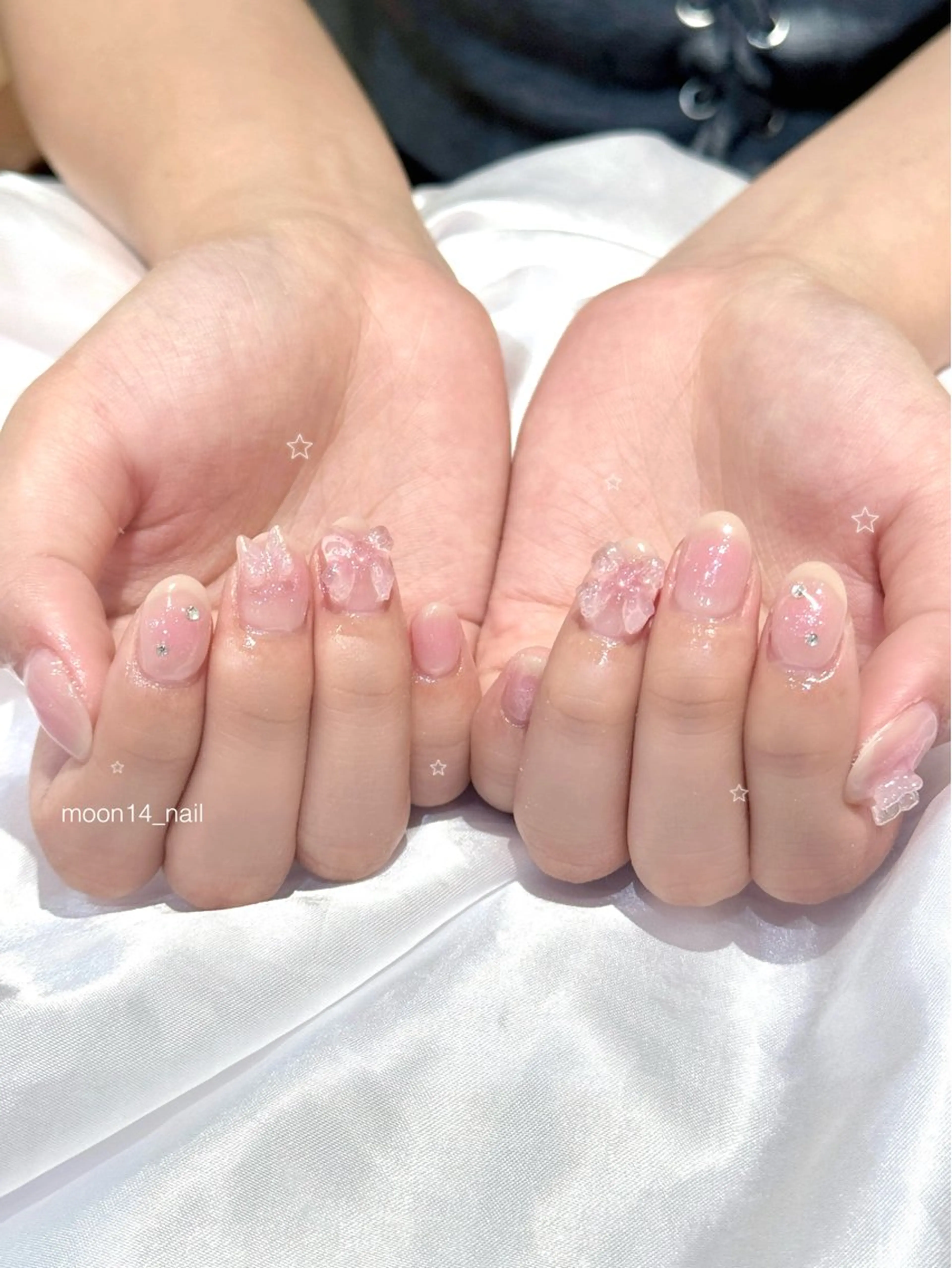 ネイル チークネイル ジェルネイル キラキラネイル パラジェル ピンク ハンドネイル natsuki 💫のネイルデザイン