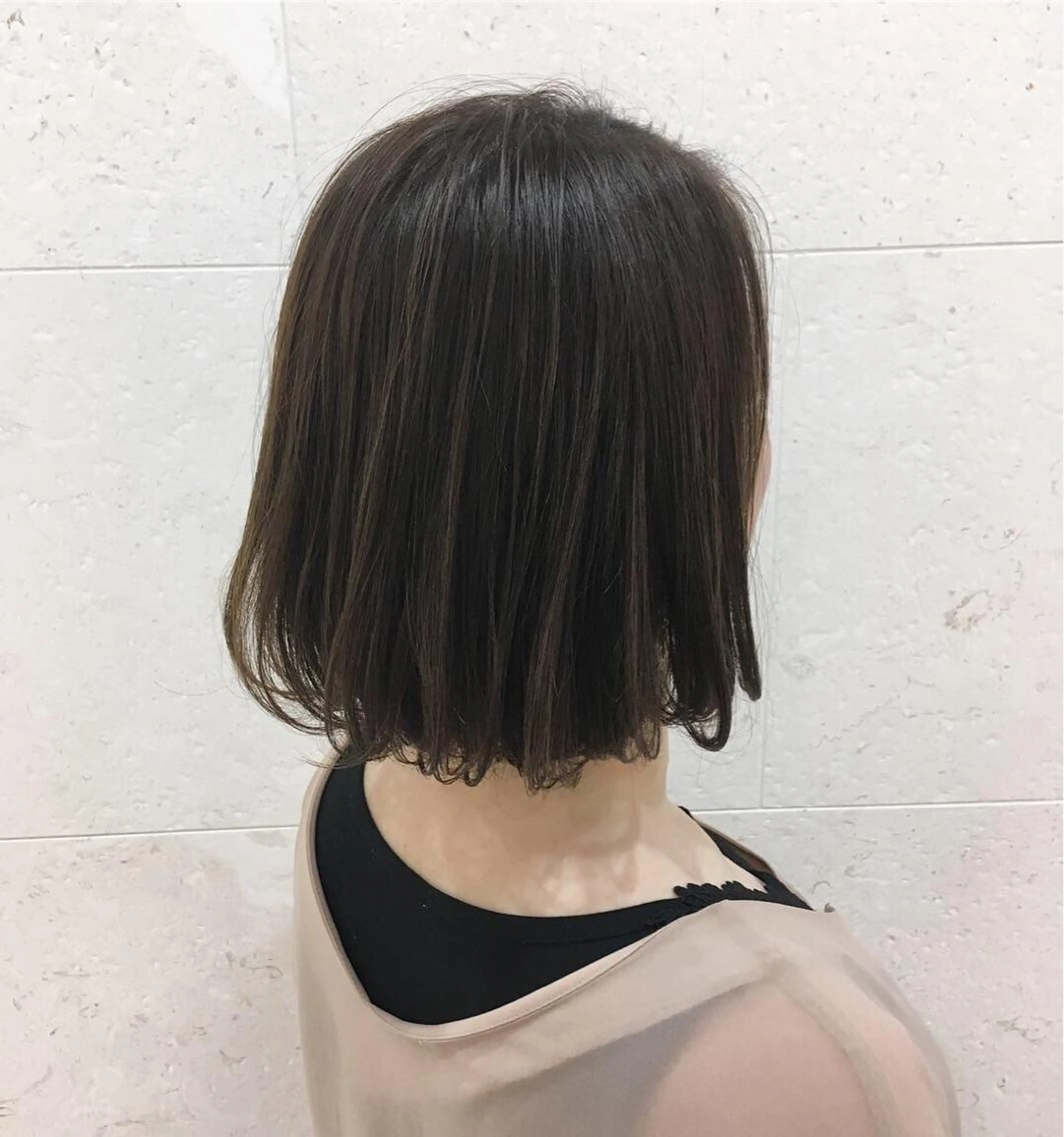 ミディアム カラー アディクシーカラー シルバー カット ヘアカラー トリートメント 斉藤 貴也のヘアスタイル