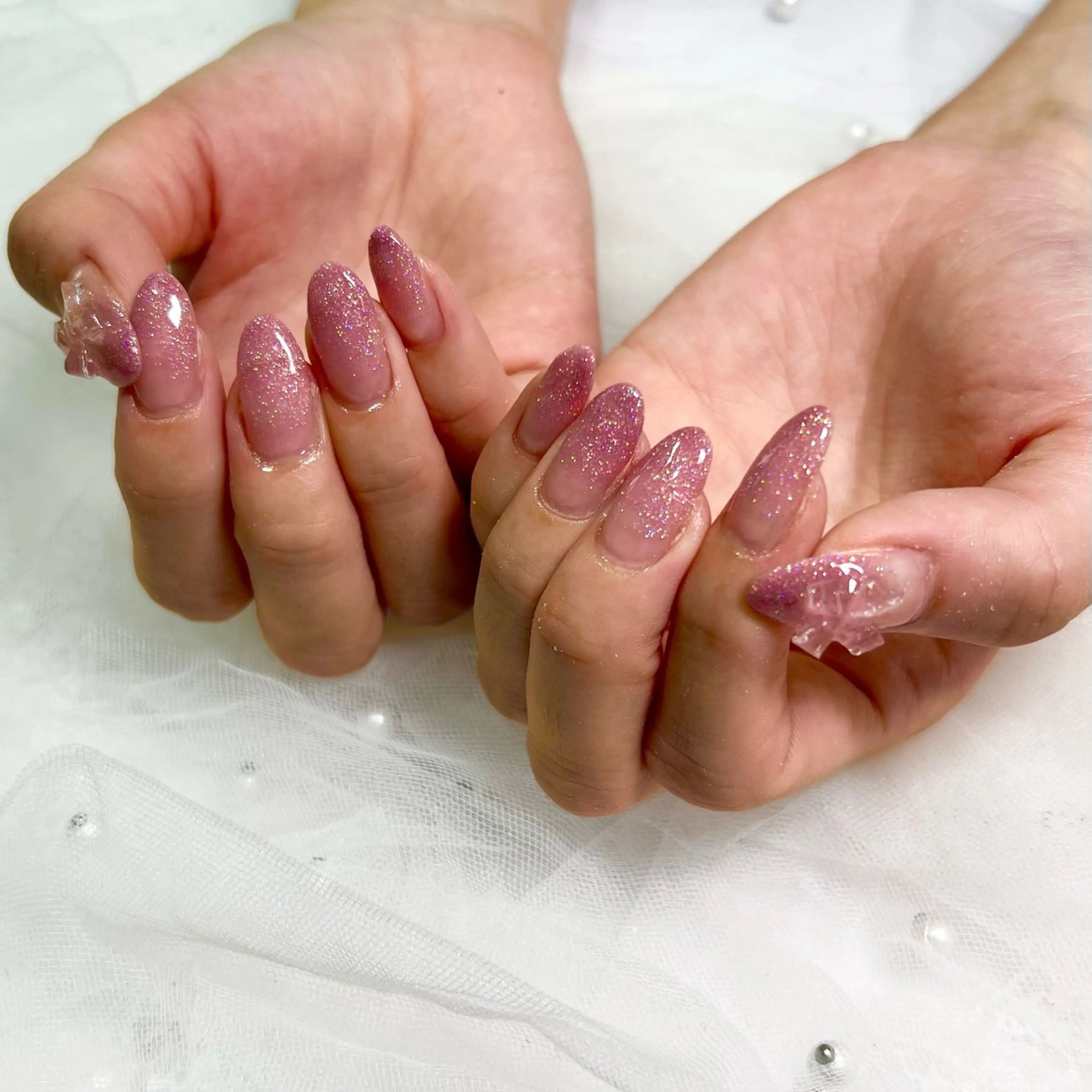 ネイル グラデーション ラメ(グリッター) ラメグラデーション リボン 🧡Shine船橋 鳴海🧡のネイルデザイン