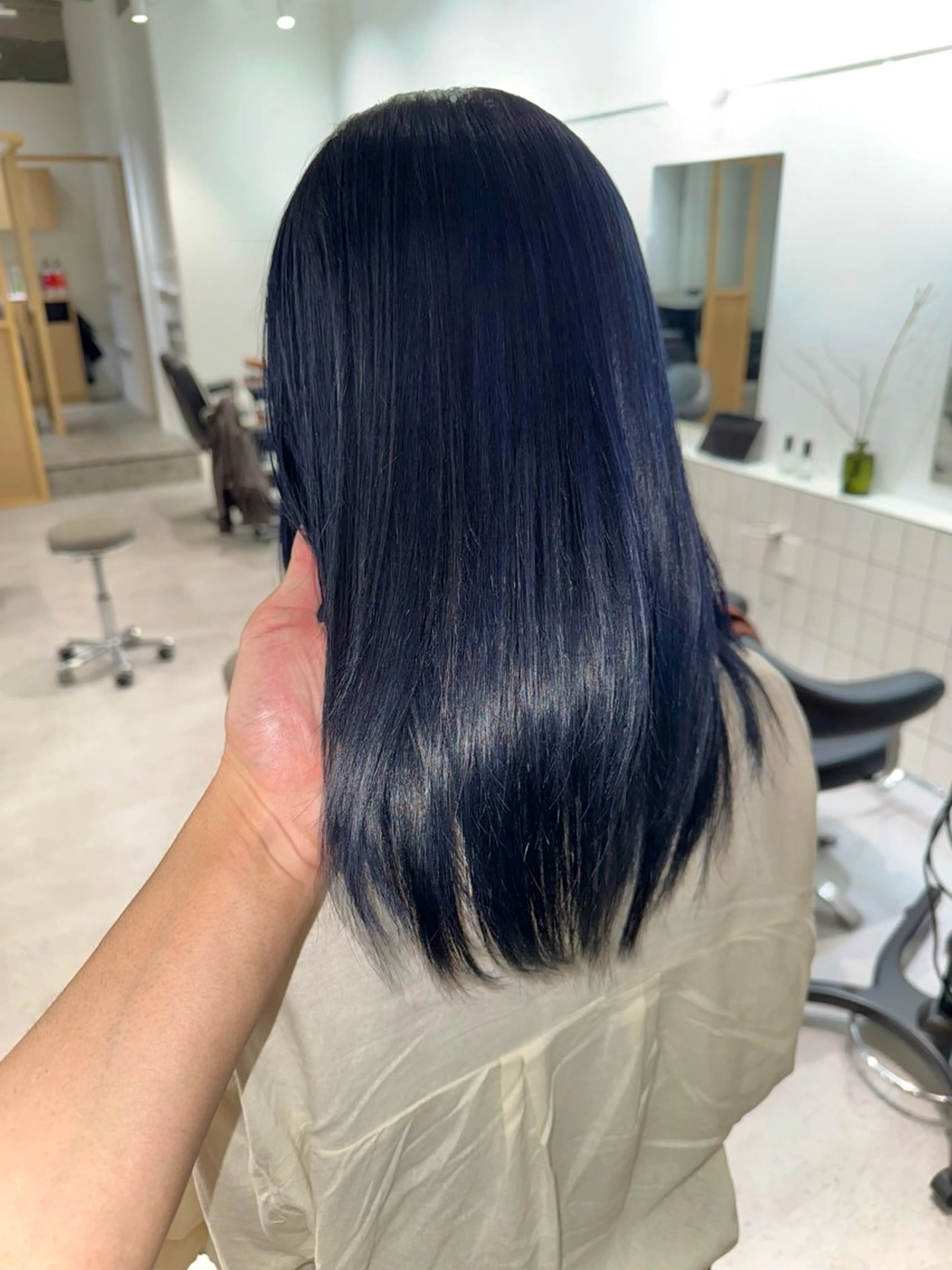 セミロング カラー ヘアカラー トリートメント アイジマヒロ vagueのヘアスタイル