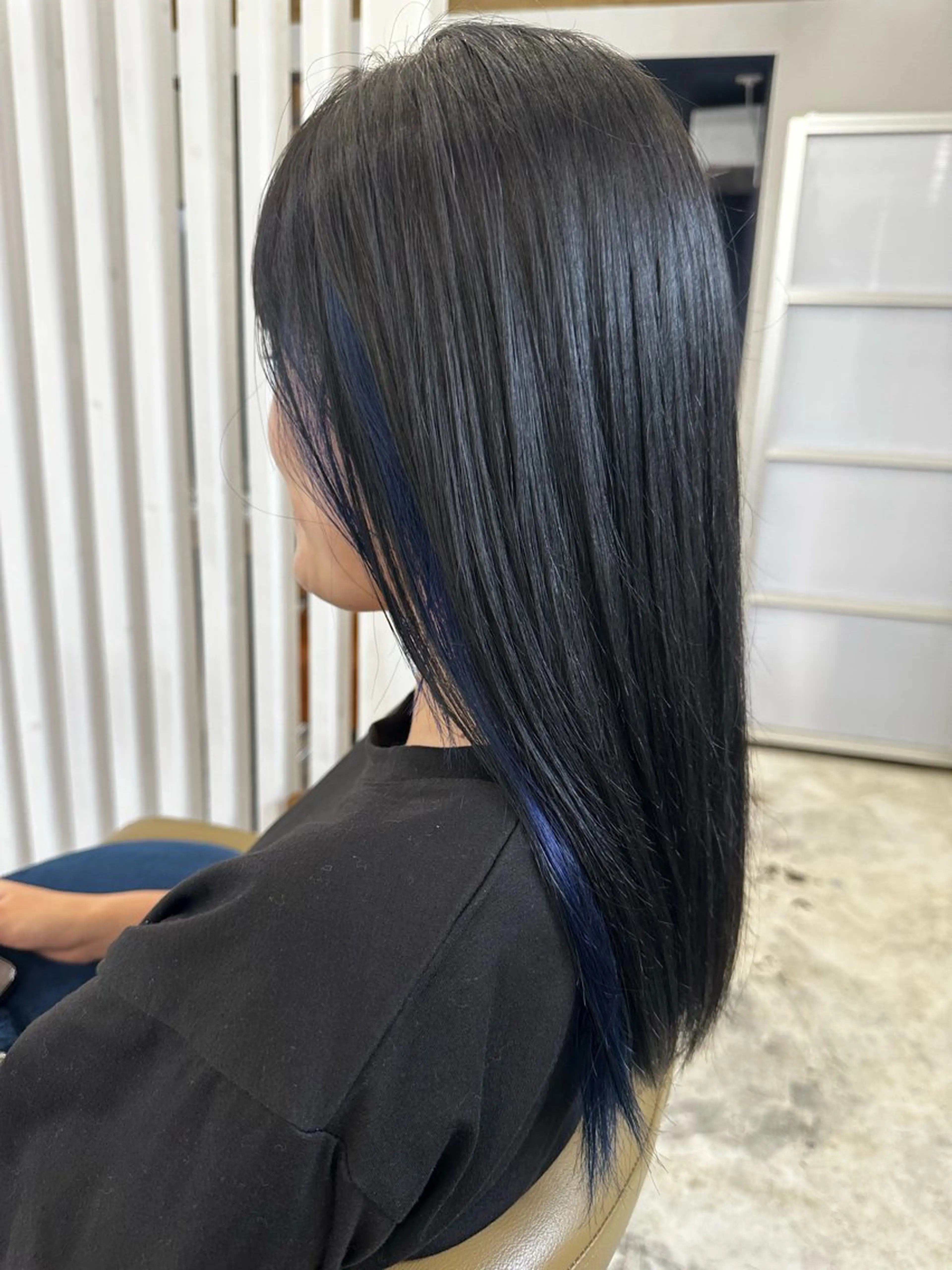 ロング カラー 黒髪 ブルーカラー ブルーブラック インナーカラー ヘアカラー 椎木 琉聖のヘアスタイル