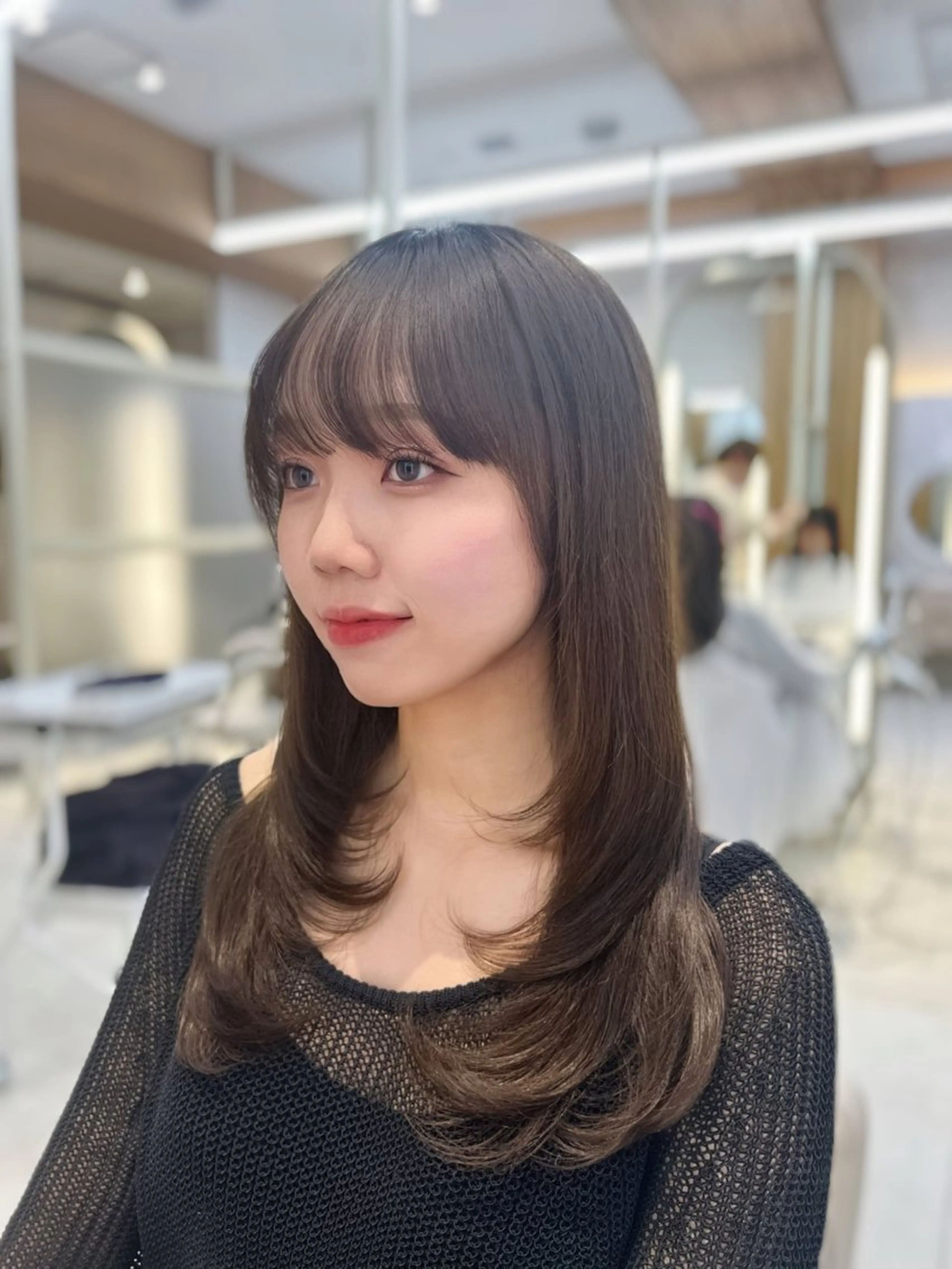 セミロング カット ヘアカラー トリートメント レイヤーカット/ 顔まわり/アオイのヘアスタイル
