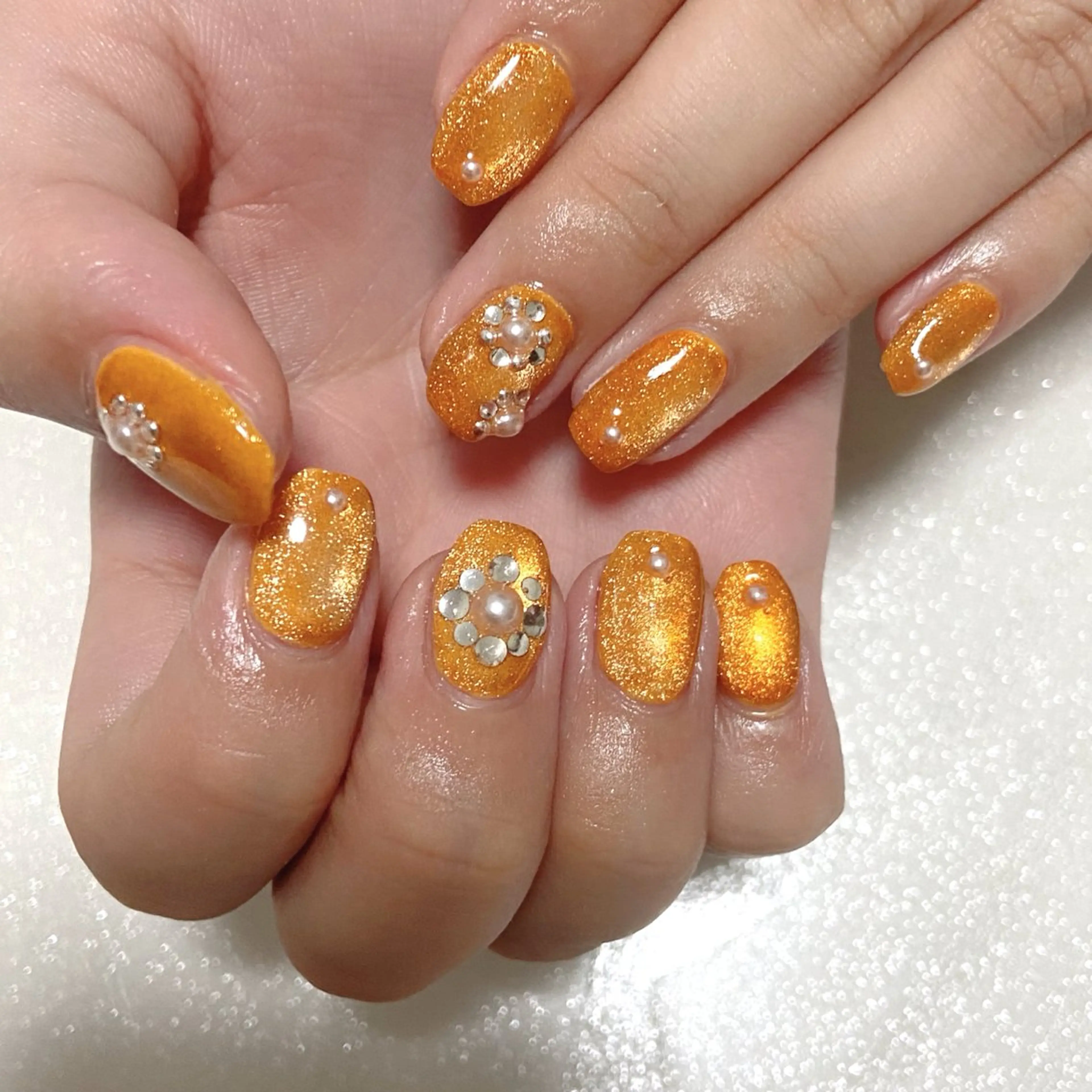 ネイル マグネットネイル オレンジ シルバー 黄色 nail salon MARuのネイルデザイン