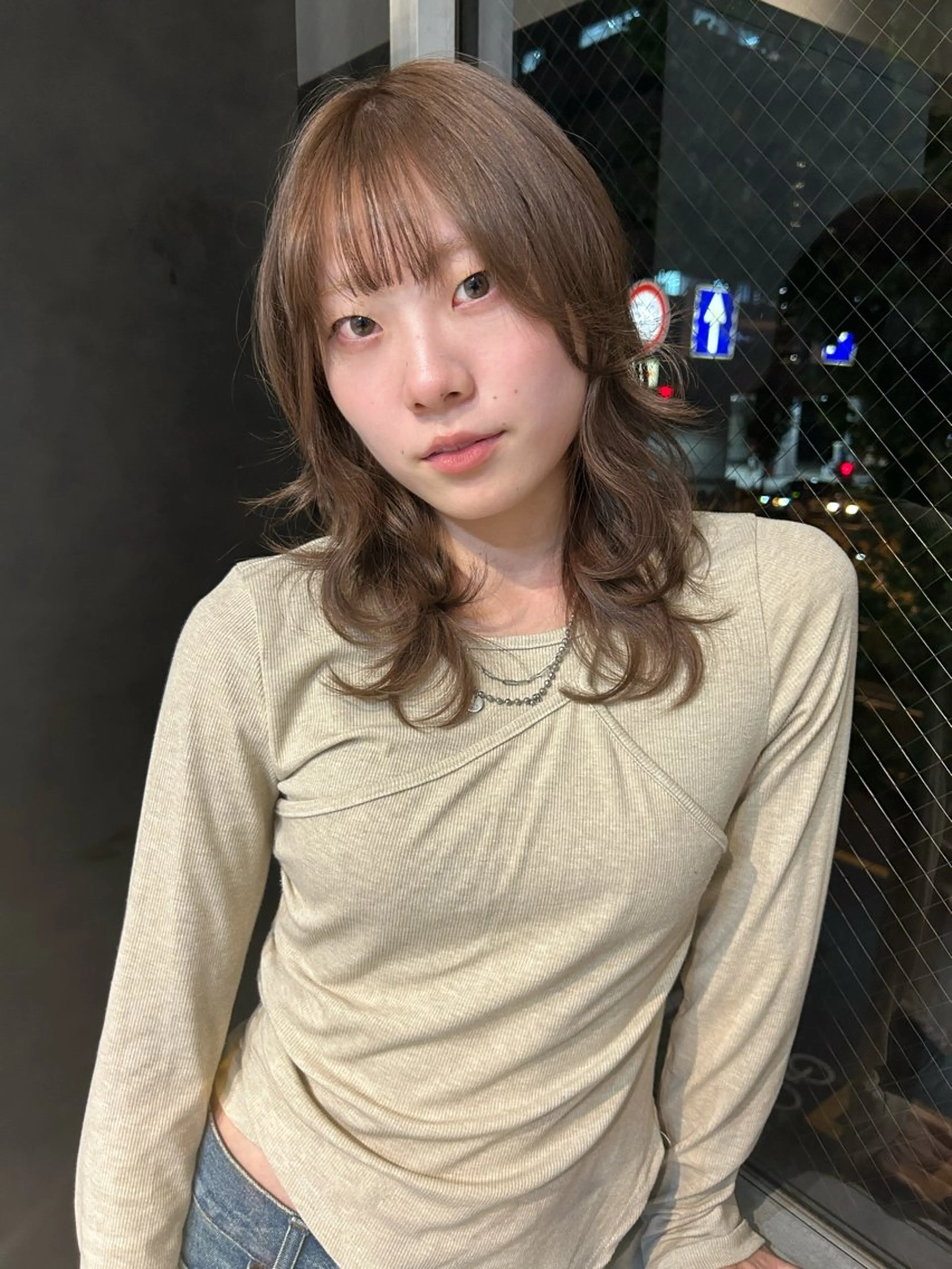セミロング カラー ヘアカラー siki hinaのヘアスタイル
