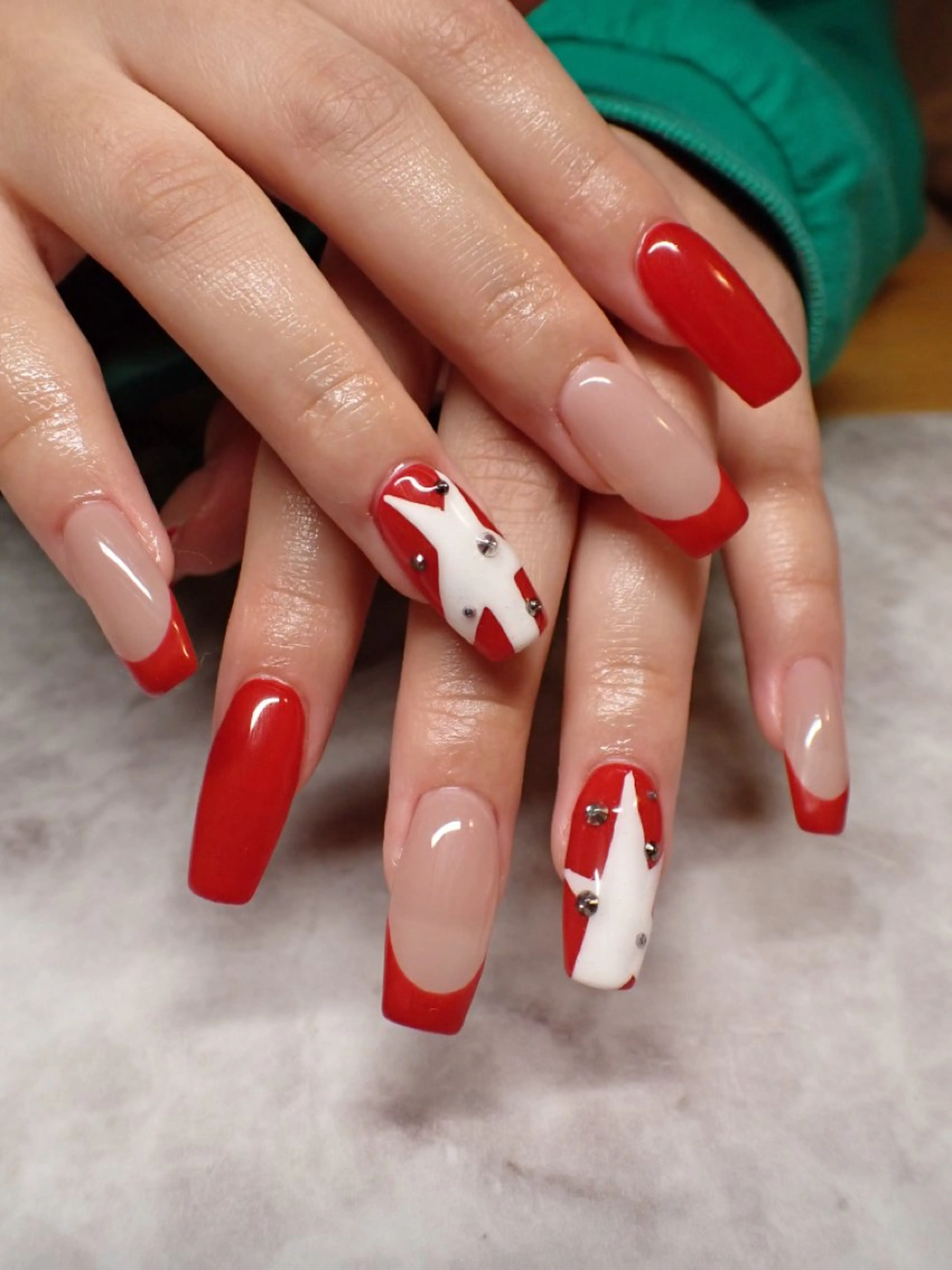 ネイル フレンチネイル ハンドネイル Nailsalon C.U.Eのネイルデザイン