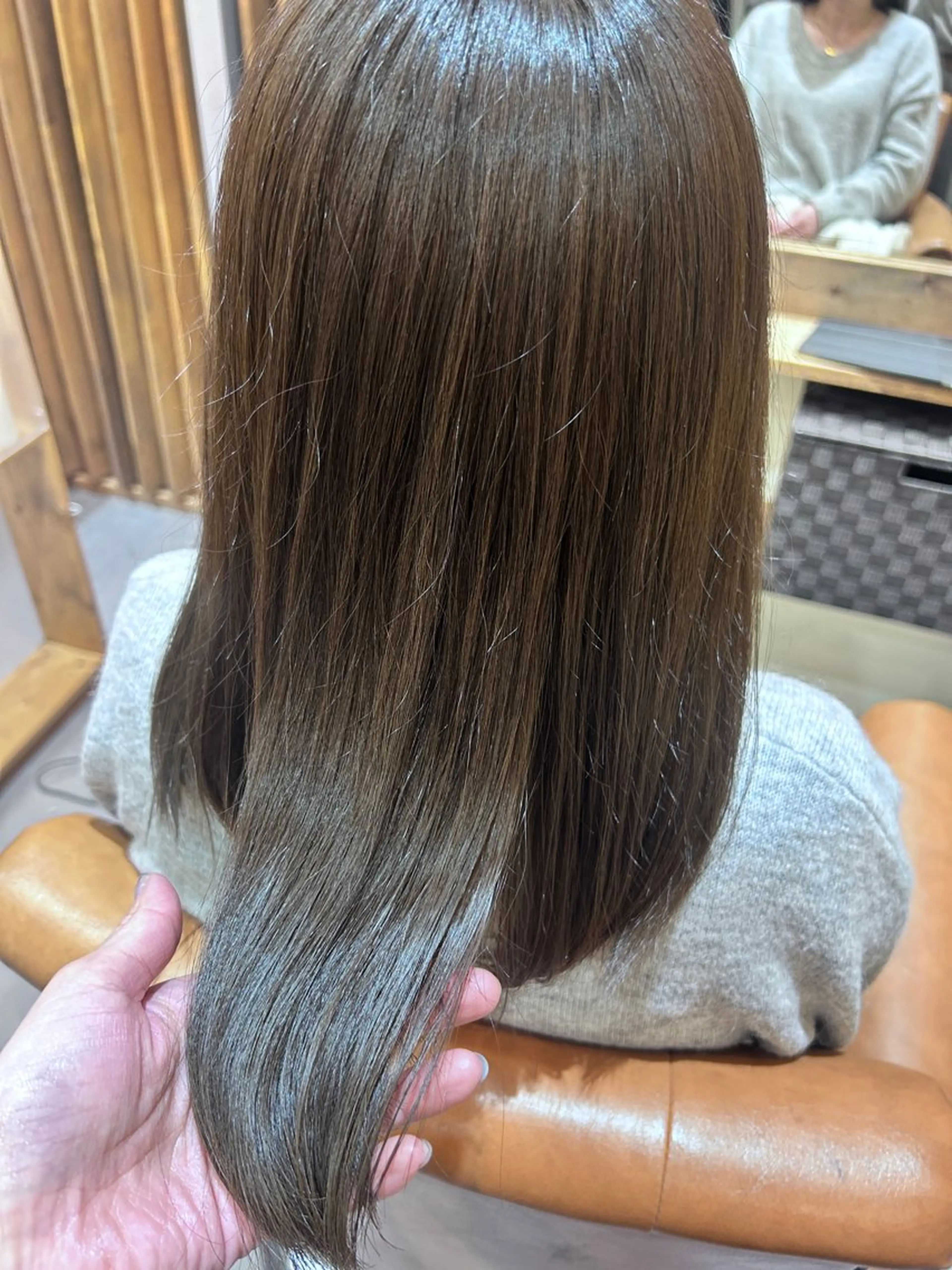 セミロング 井上 萌のヘアスタイル