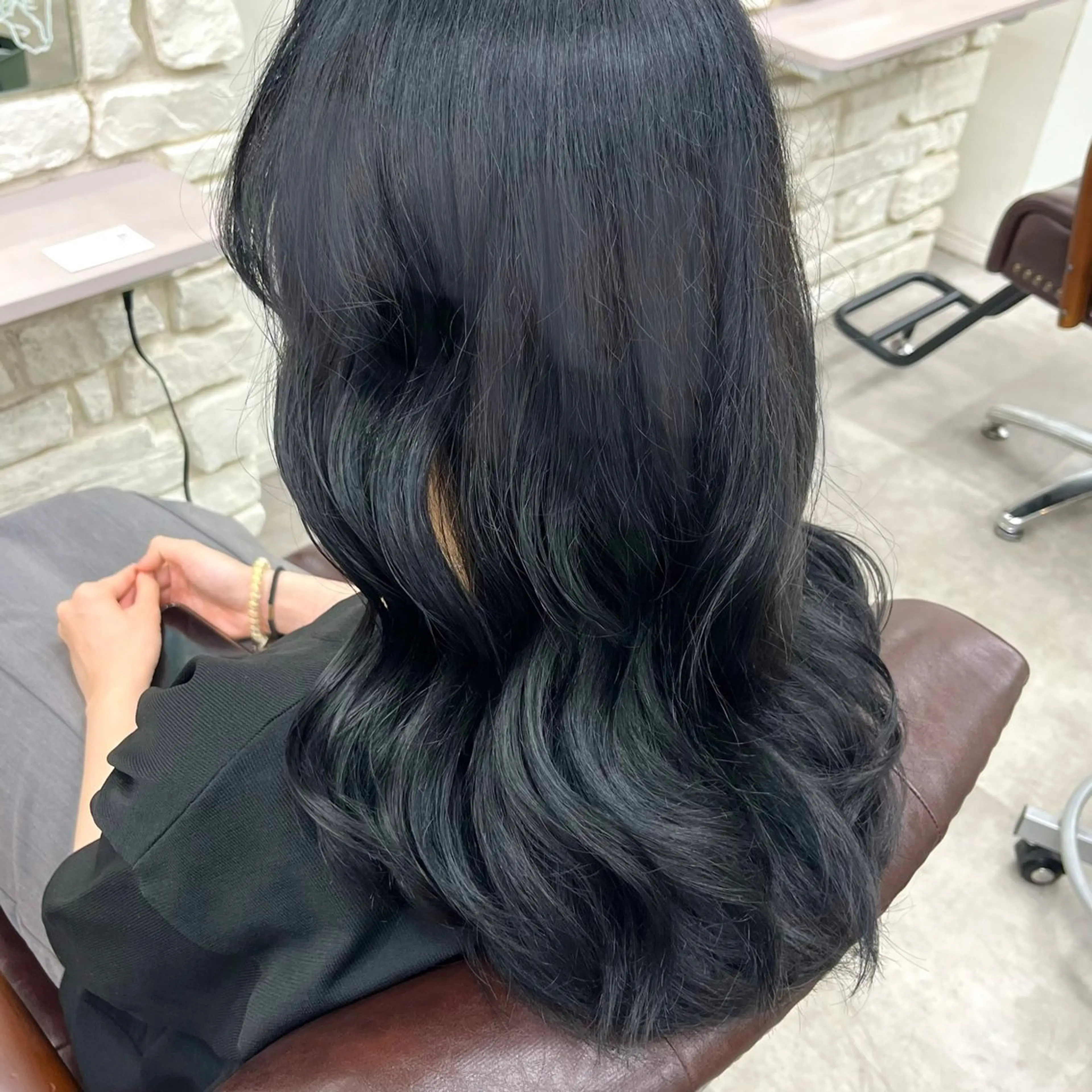 カラー 黒髪 ブルーカラー ブルーブラック カット ヘアカラー トリートメント 天王寺髪質改善なら よしみさん✨のヘアスタイル