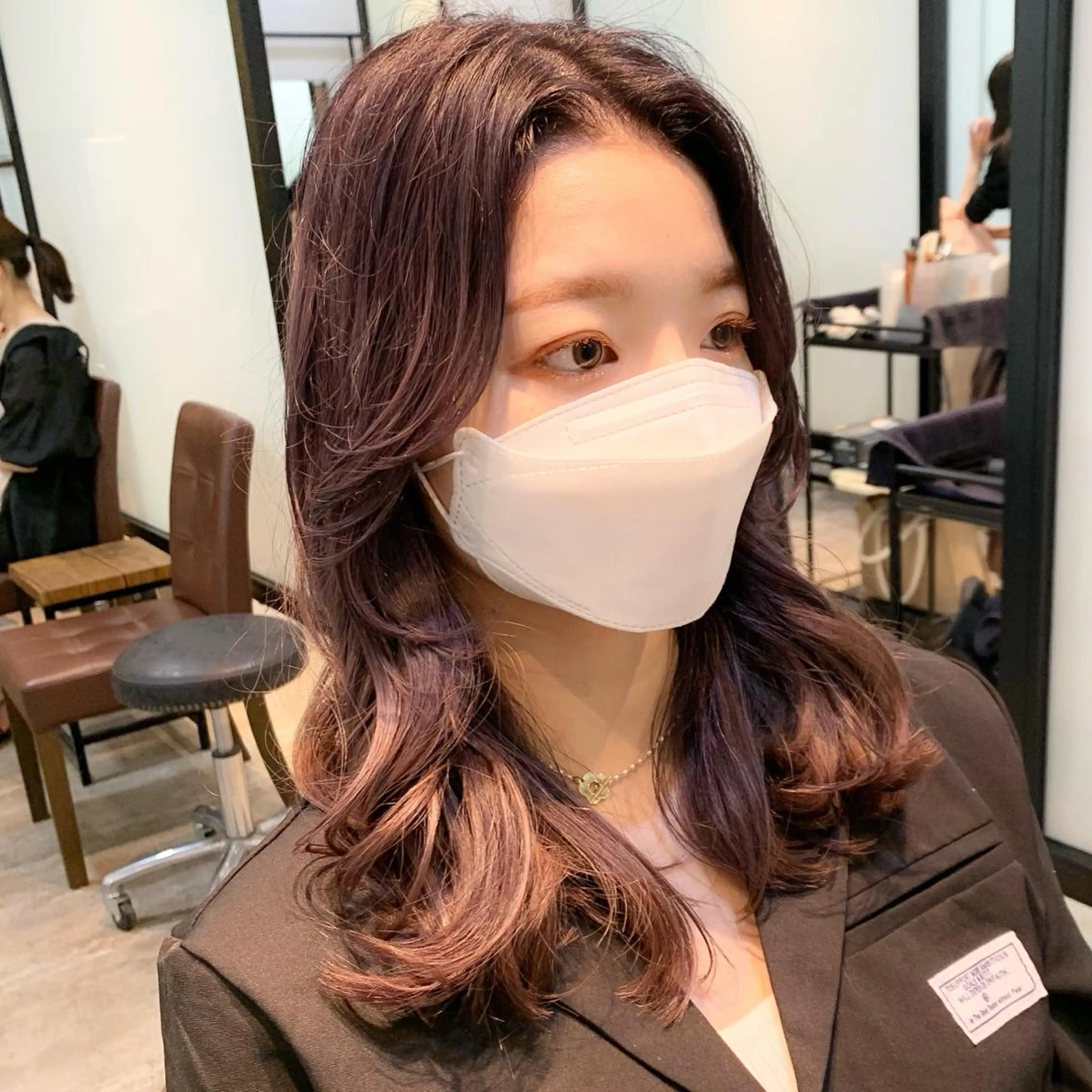 セミロング パープルカラー 韓国風ヘア レイヤーカット カット ヘアカラー CHIC表参道所属・垢抜けレイヤー🌙 お任せください🤍のヘアスタイル