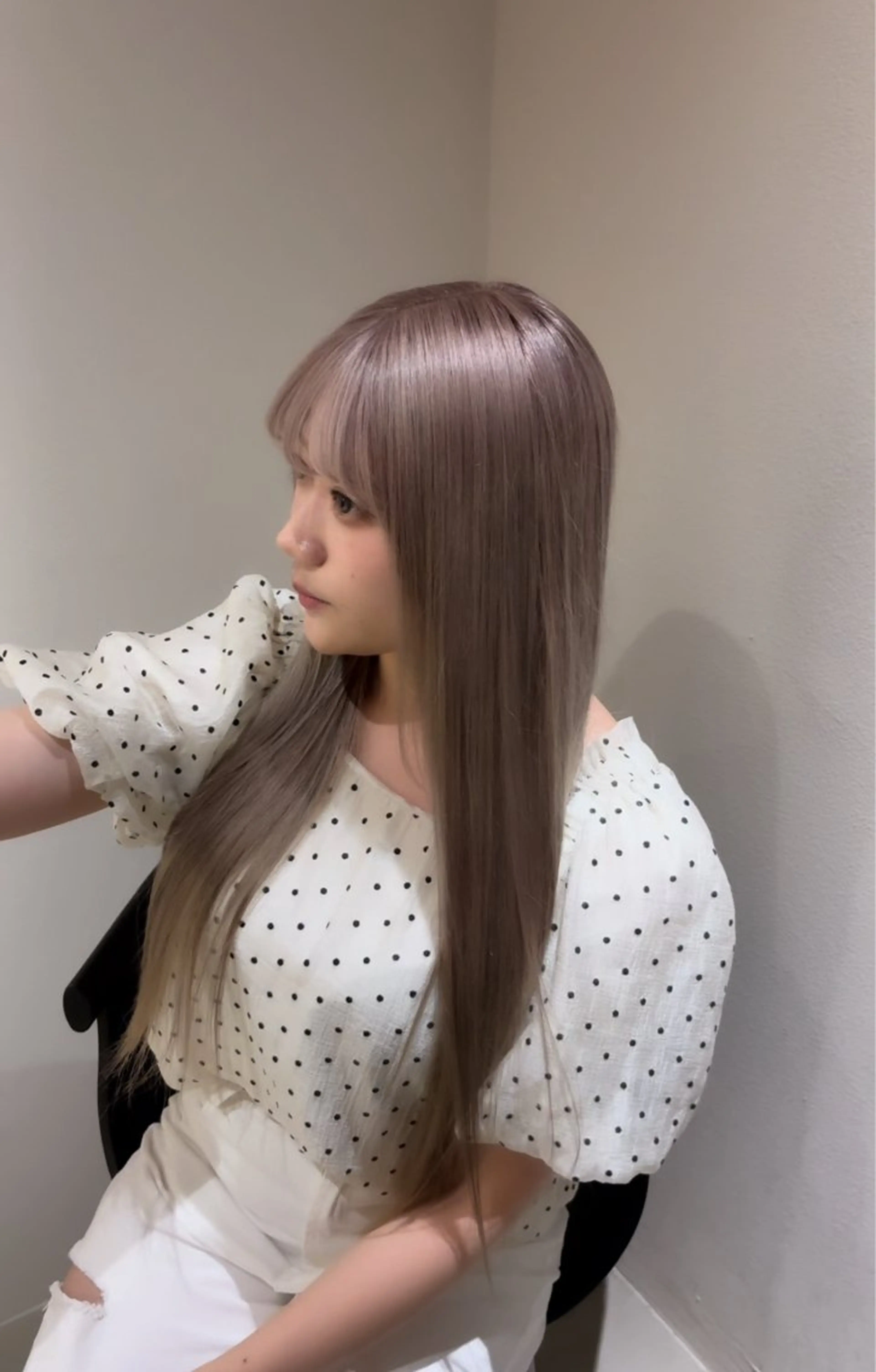 ロング カラー ベージュカラー デザインカラー ダブルカラー ピンクカラー ピンクベージュ RONND   Weg所属・海瑠万／メンズパーマ ／ハイトーンのヘアスタイル