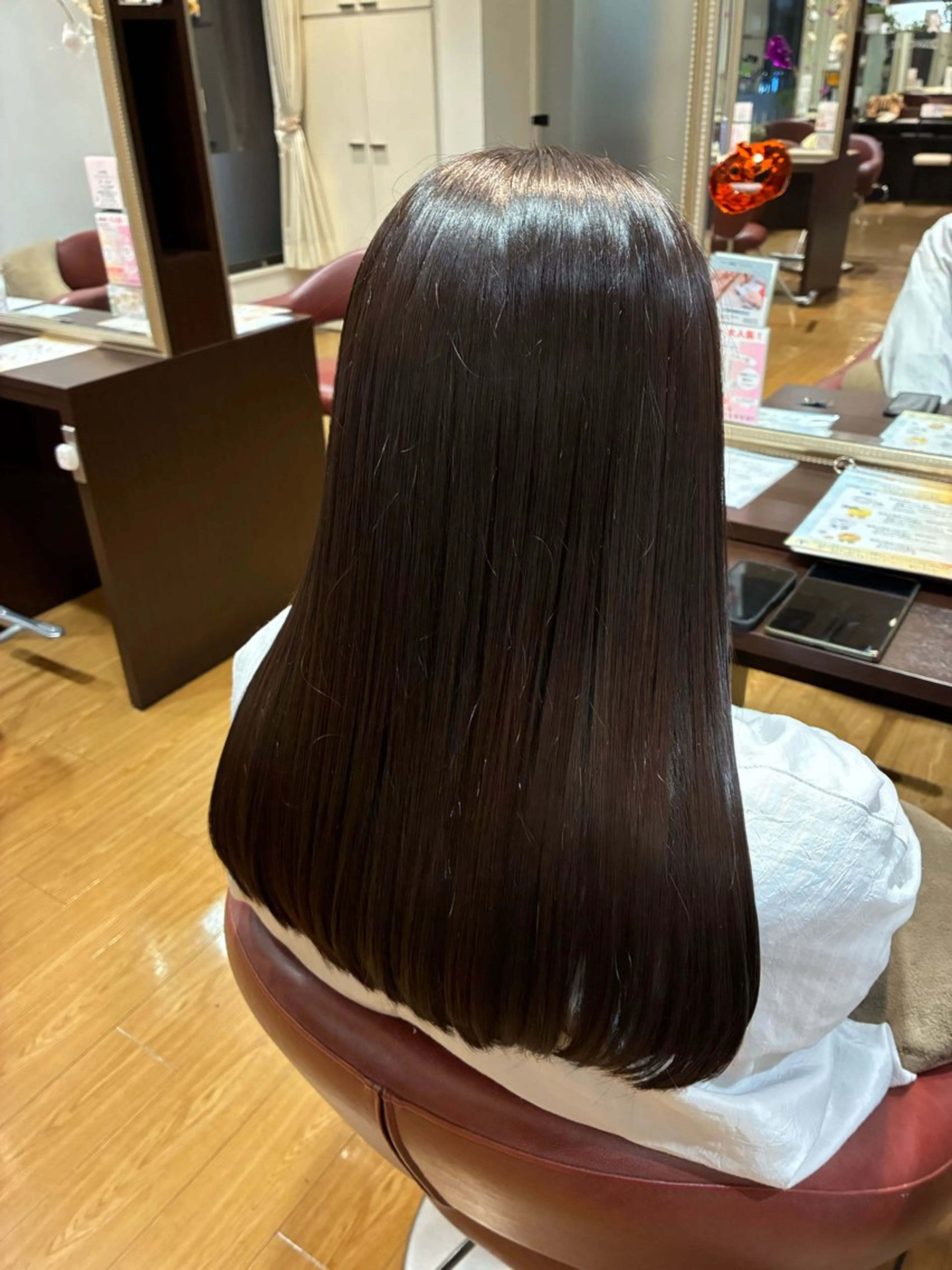 ロング カット ヘアカラー レナーク イスト ひとみのヘアスタイル