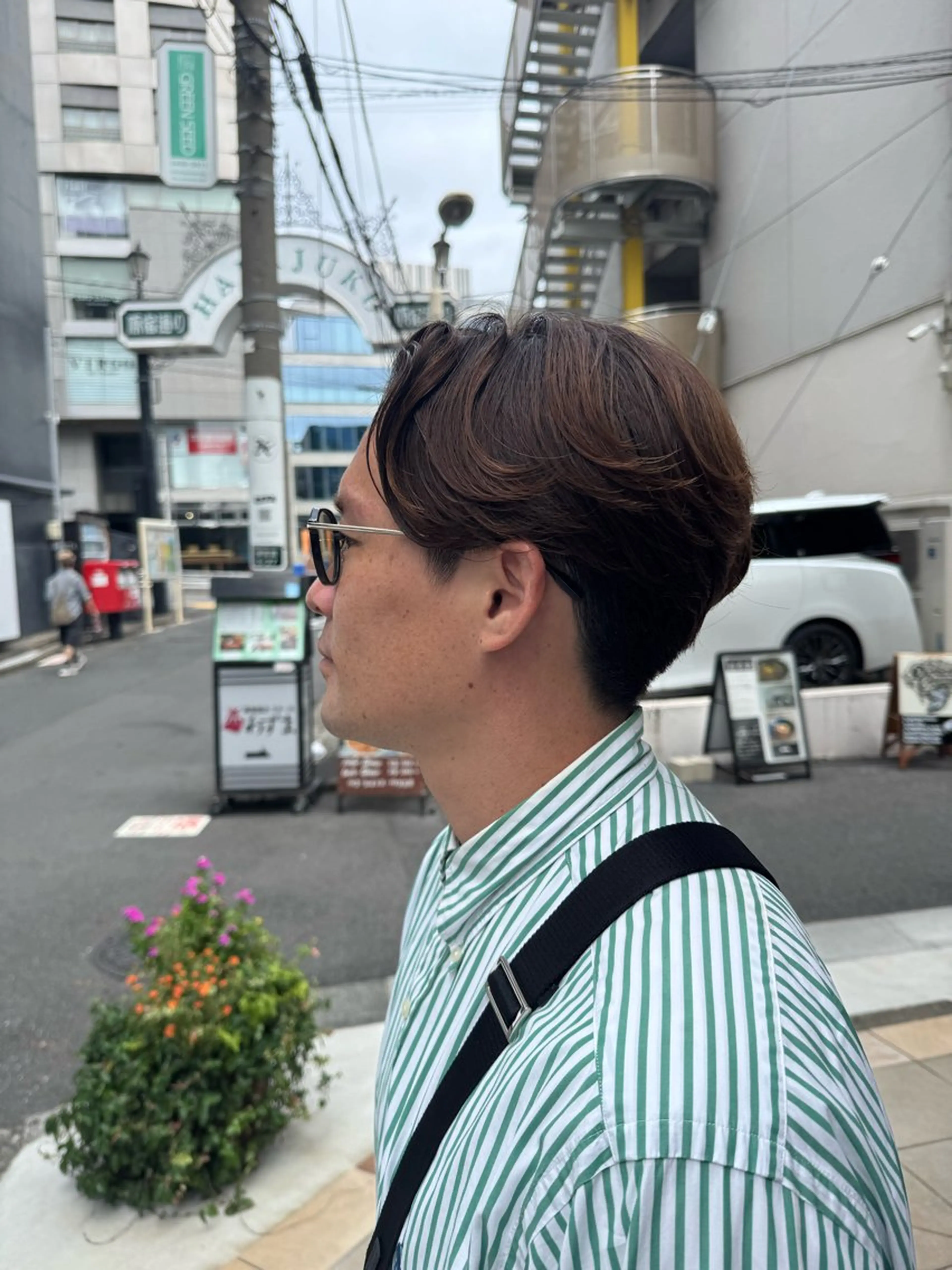 ショート パーマ メンズ センターパート カット パーマ トリートメント サロンドミルク 原宿のヘアスタイル