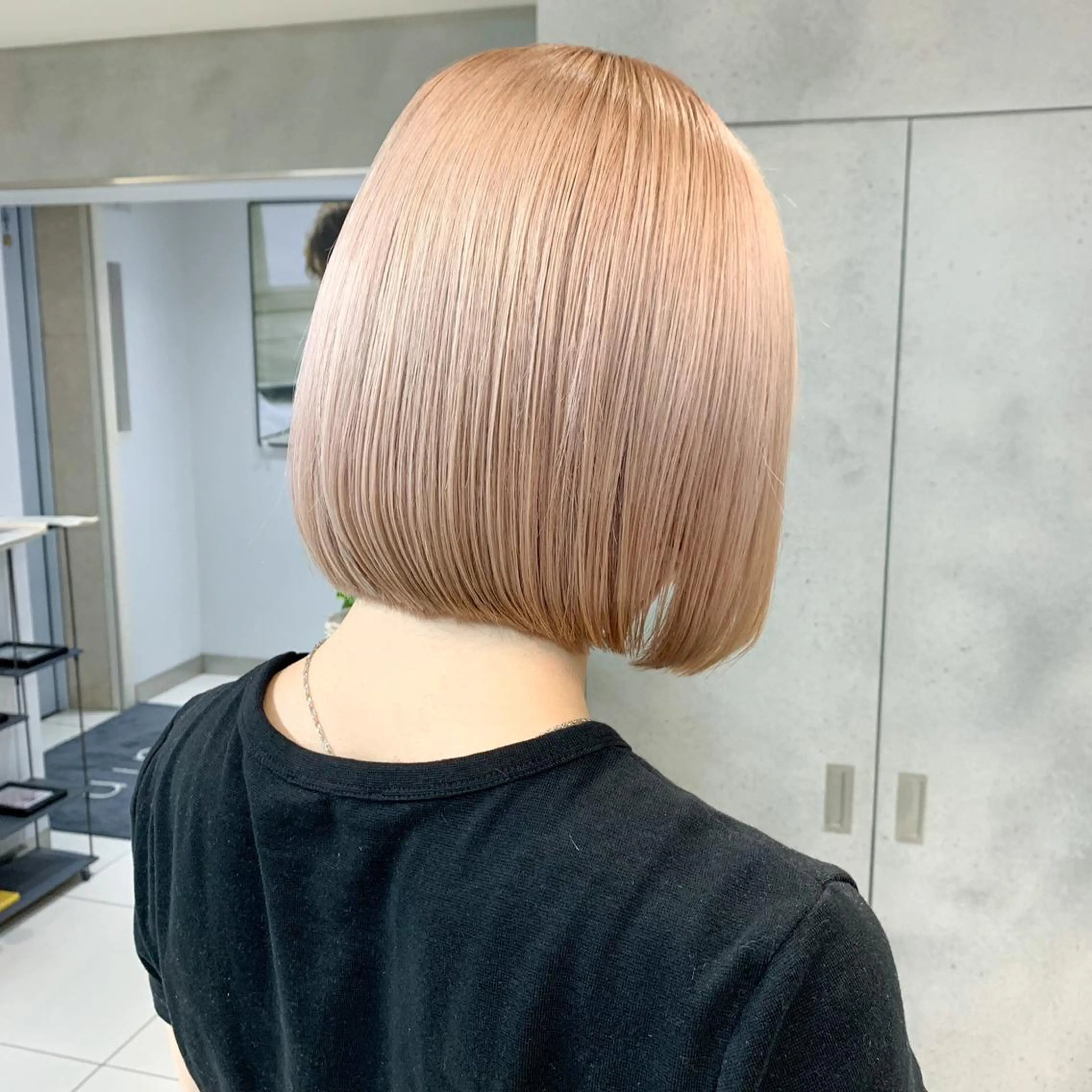 ショート カラー raika .のヘアスタイル