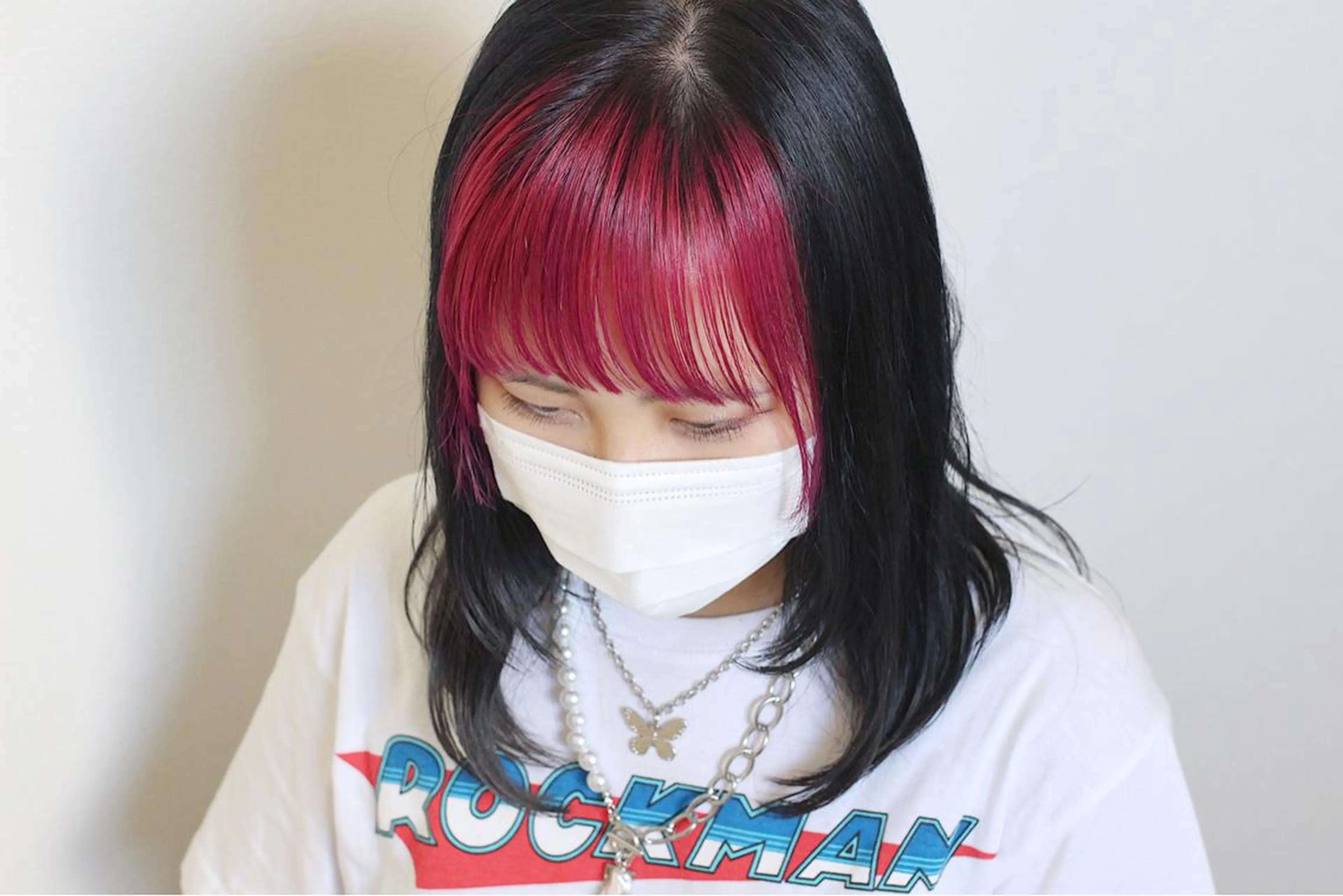 セミロング カラー ブリーチ ピンクカラー ピンクパープル パープルカラー カット ヘアカラー 土居 正季のヘアスタイル