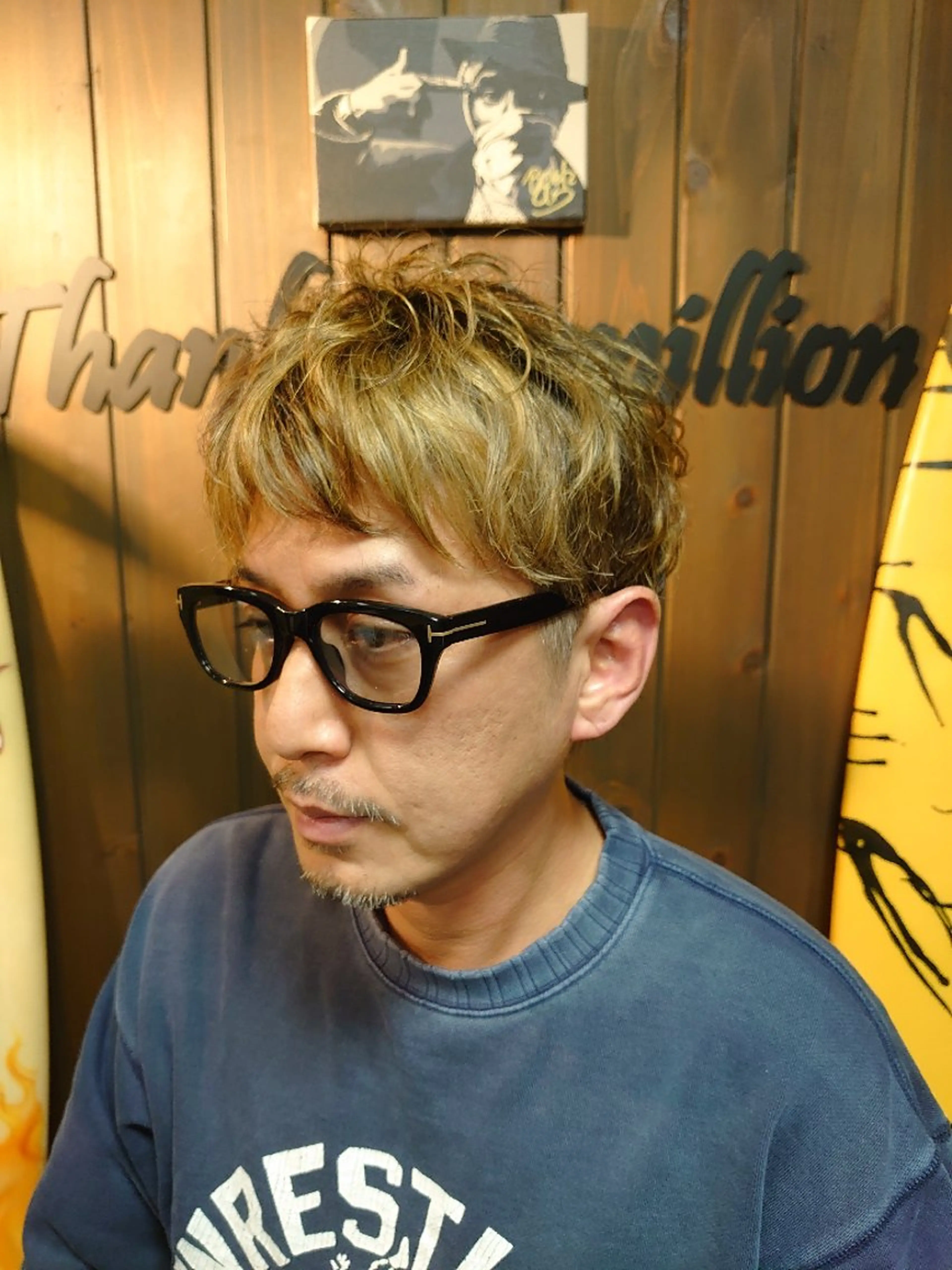 カラー メンズ メンズハイライト ハイライトカラー ヘアカラー サンフラット所属・岡林 選のヘアスタイル
