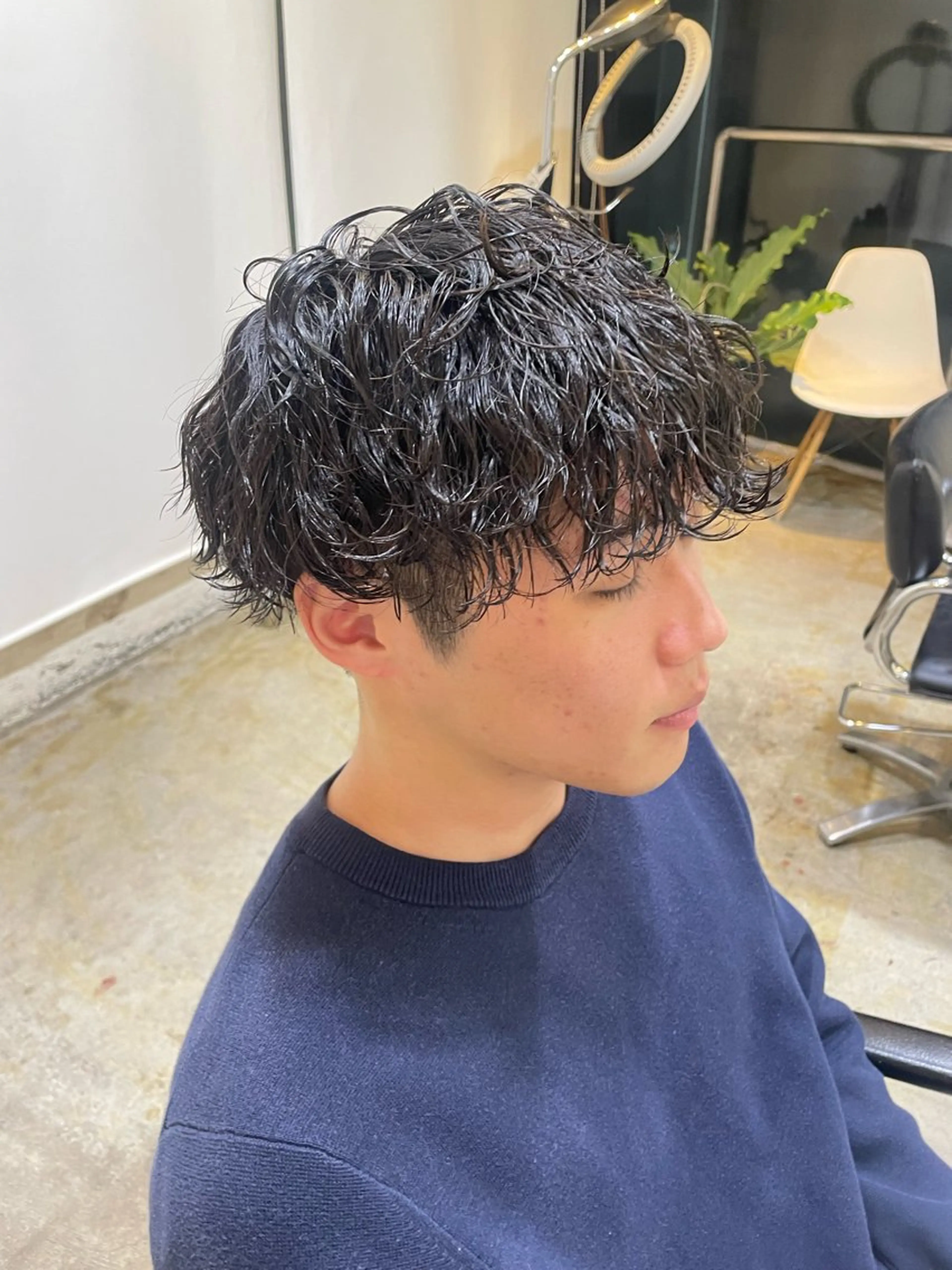 ミディアム パーマ メンズ RIN／韓国ヘア レイヤーカットのヘアスタイル