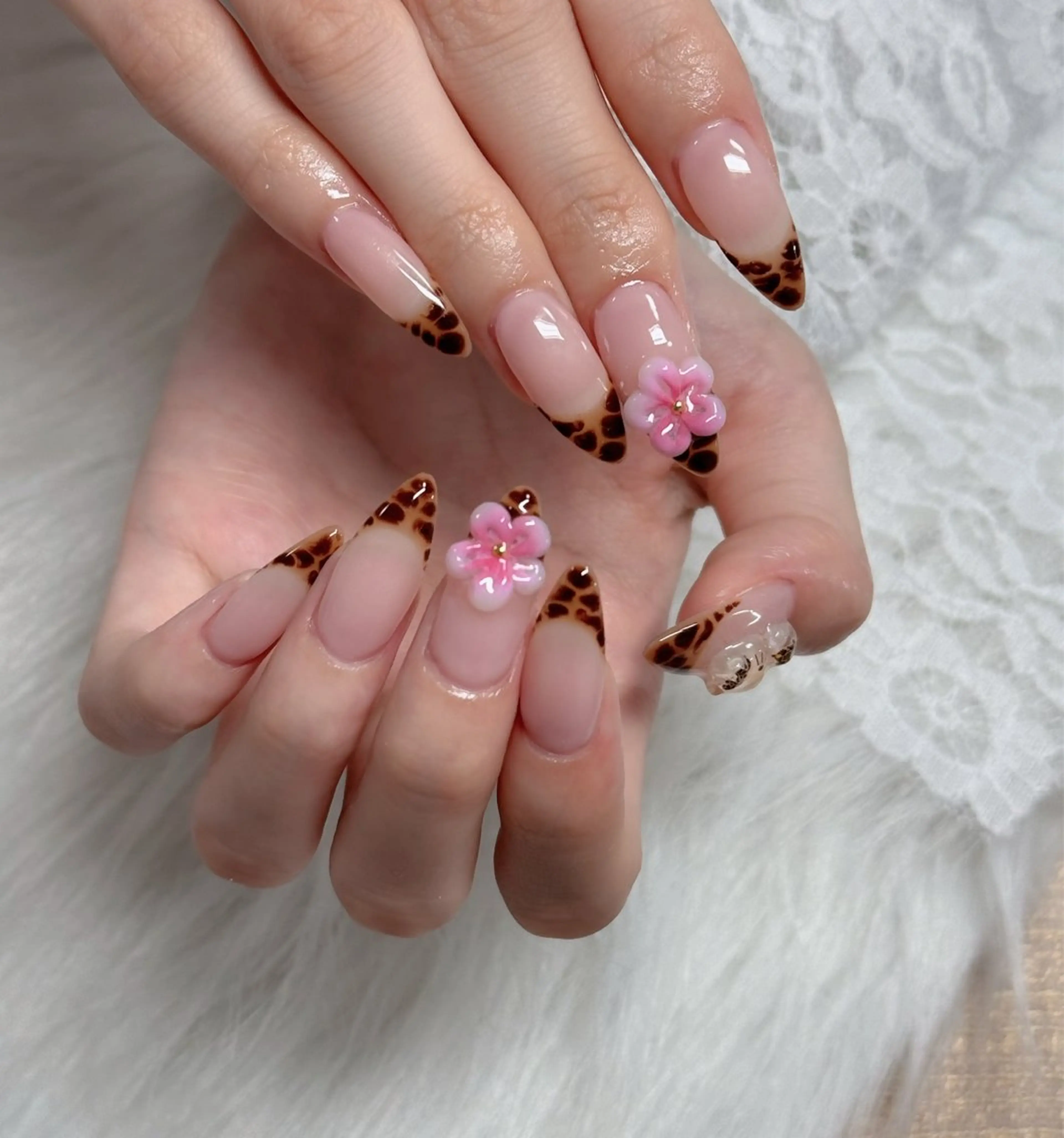 ネイル オーロラネイル フレンチネイル ジェルネイル ハロウィン 韓国ネイル ハンドネイル H.baby Nail Salonのネイルデザイン