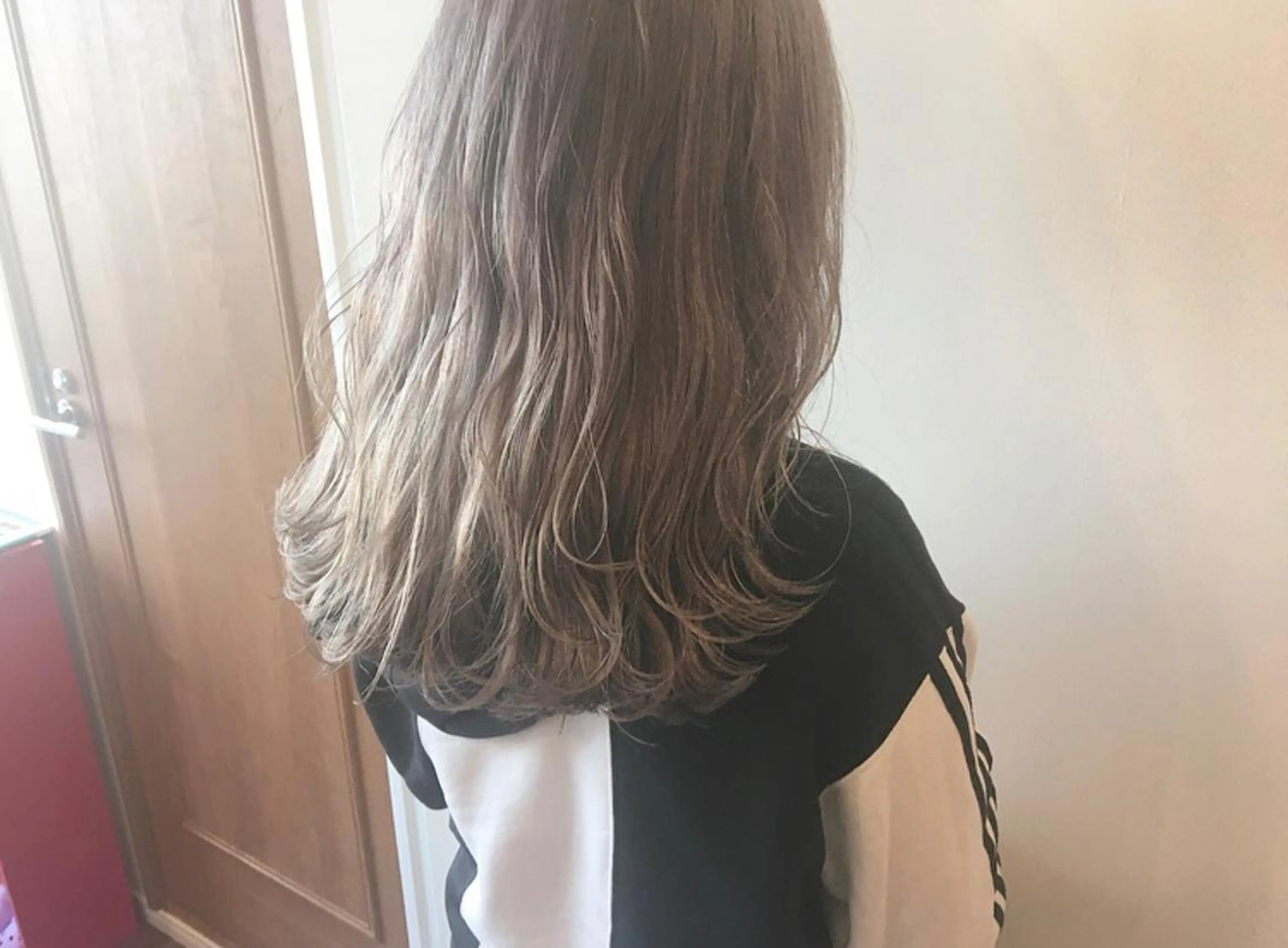 セミロング カット ヘアカラー トリートメント 鈴木 翔梧のヘアスタイル