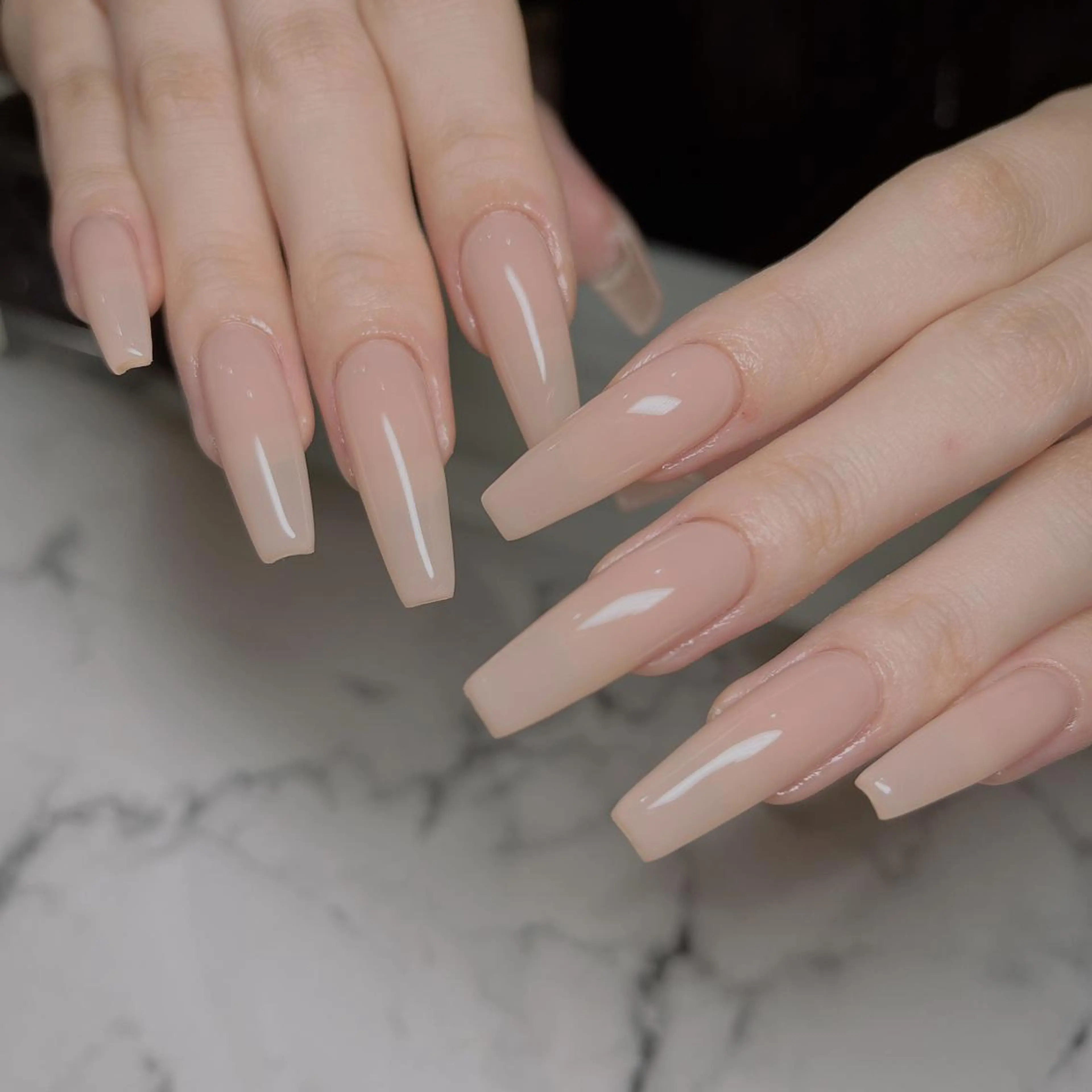 ネイル フットネイル フレンチネイル ジェルネイル ラメ(グリッター) ラメグラデーション ハンドネイル NEO Beauty Salon所属・𝐍𝐄𝐎 𝐉𝐔𝐑𝐈のネイルデザイン