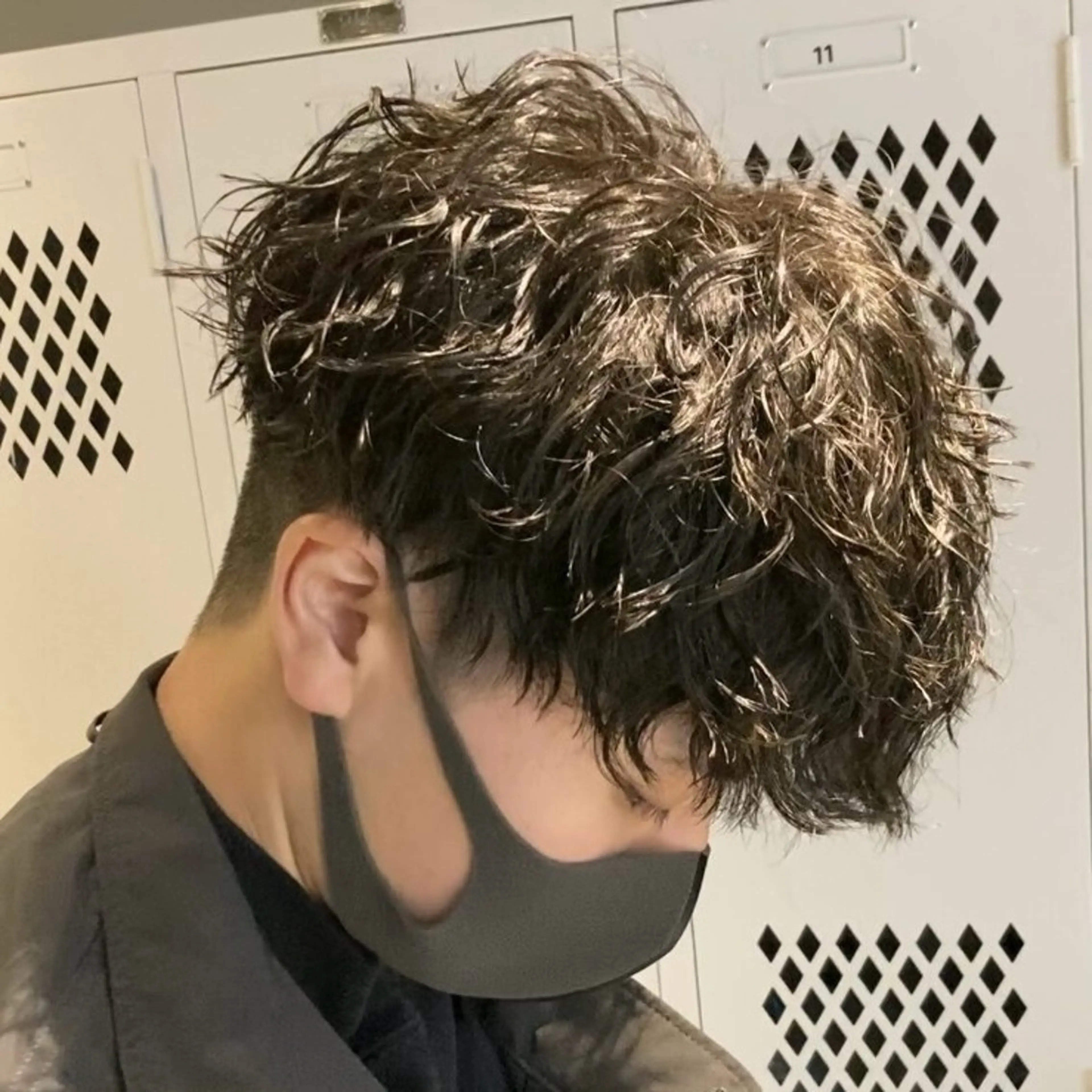 ショート パーマ メンズ マッシュ メンズパーマ 刈り上げ 波巻きパーマ 楽斗/メンズパーマ /シャドウパーマのヘアスタイル