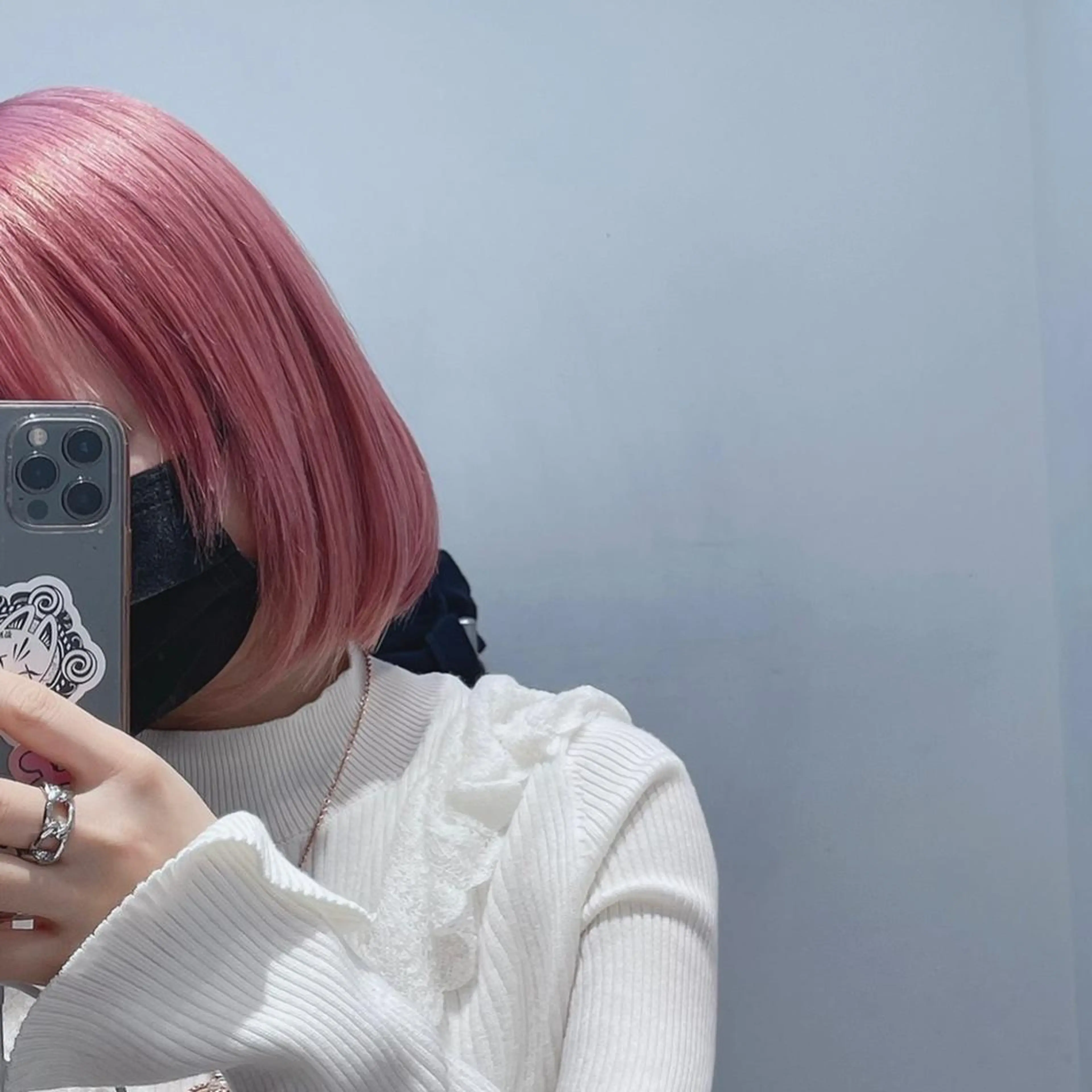 ショート カラー インナーカラー ピンクカラー ボブ ヘアカラー SALOWIN新宿三丁目East3階所属・アイドルヘア 💓清水拓実のヘアスタイル