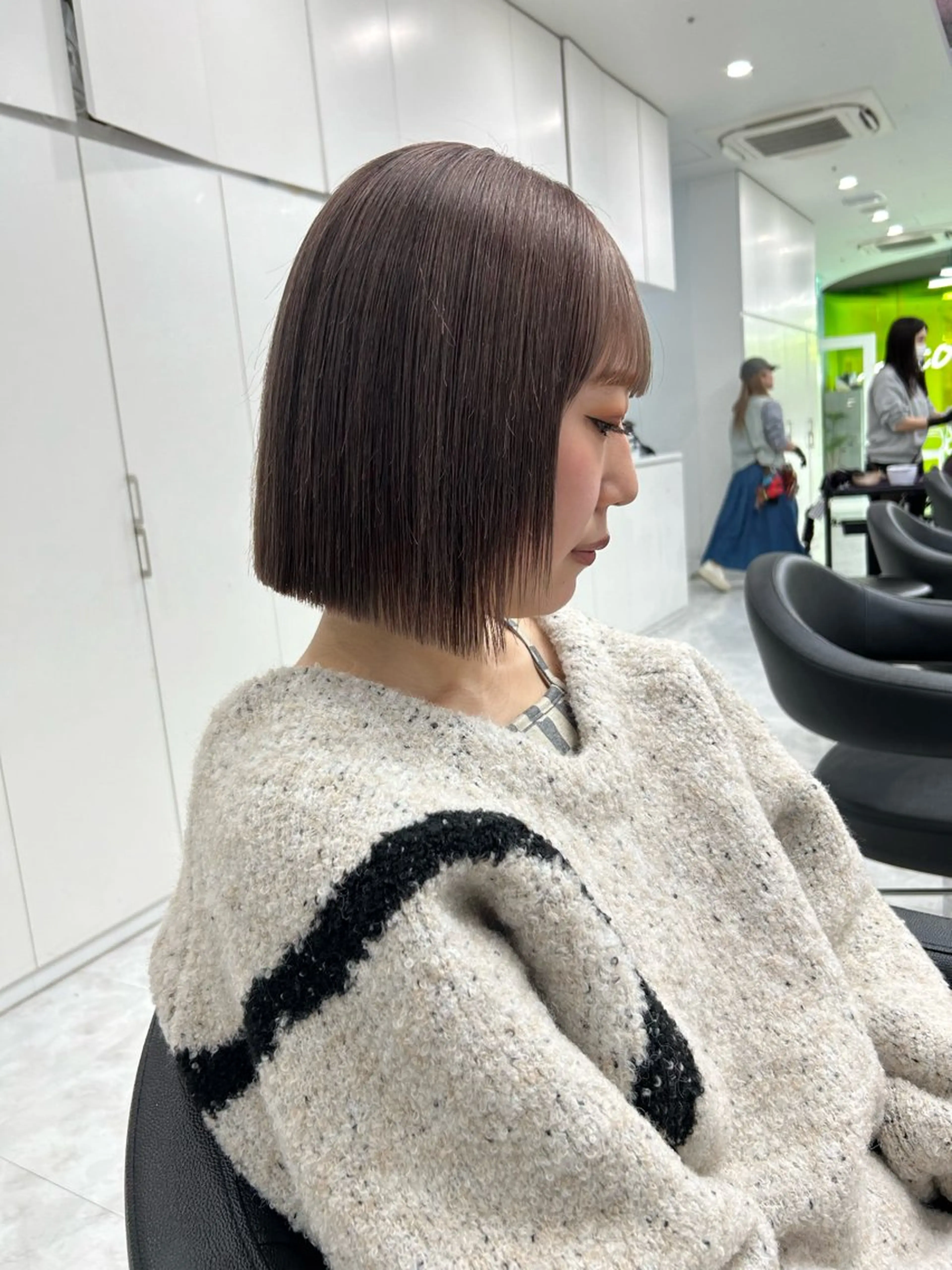 ショート 切りっぱなしボブ ボブ カット ヘッドスパ ヘアセット 💖透け感ベージュ KOTA💖のヘアスタイル