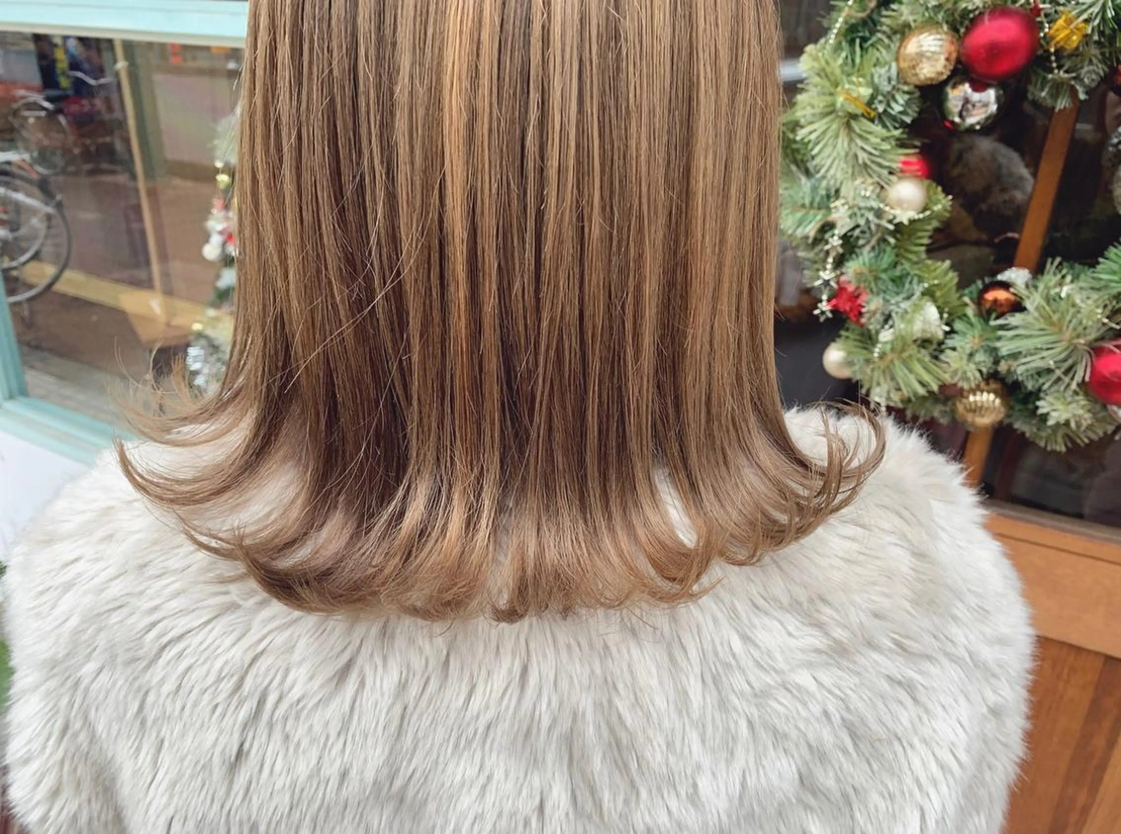 ミディアム カラー ベージュカラー ミルクティーベージュ ヘアカラー トリートメント たかいわ みきのヘアスタイル