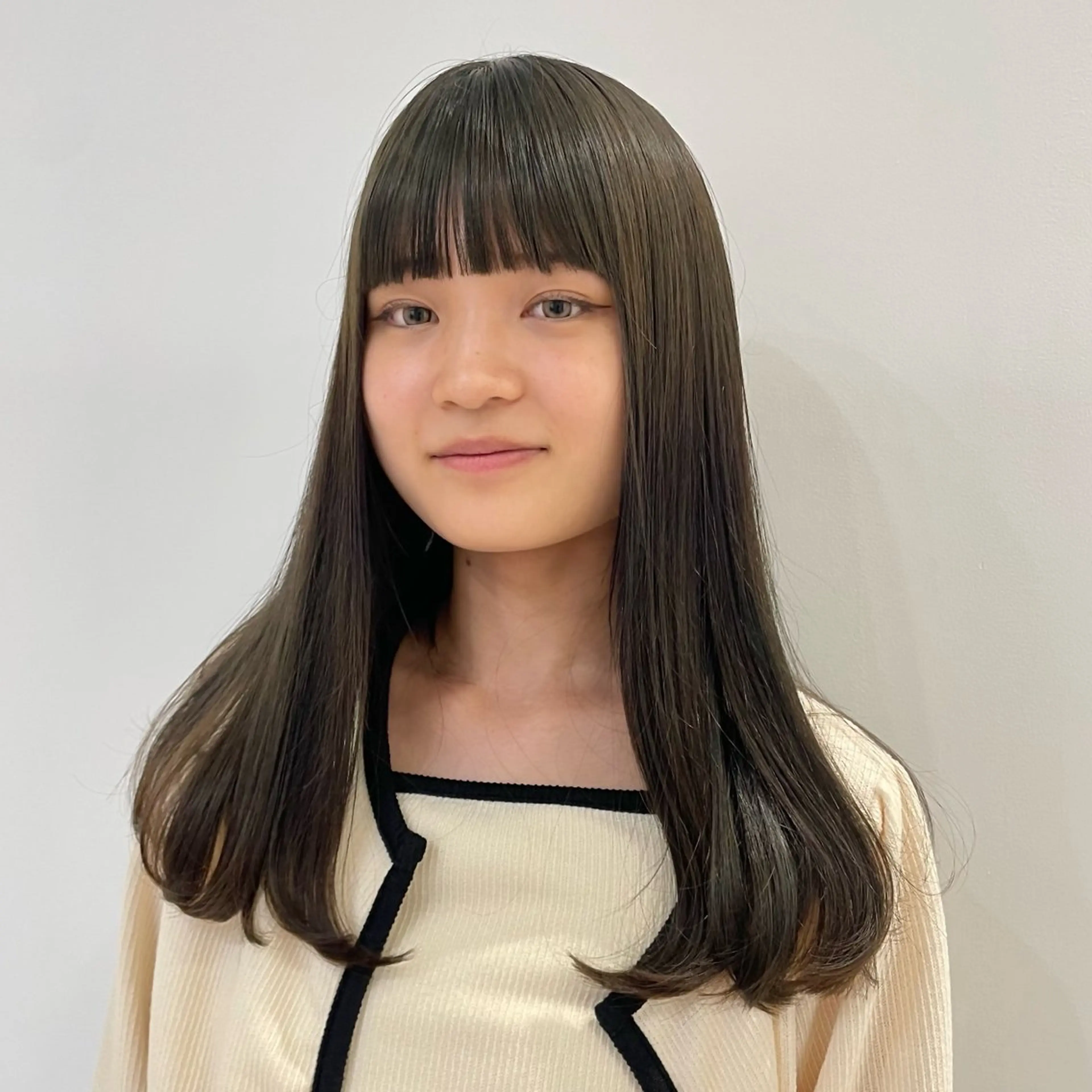 ロング カラー ベージュカラー グレージュ オリーブグレージュ オリーブグレー ワイドバング GO TODAY 新宿Aura店所属・ベージュ🤎透明感 カラー🤎anriのヘアスタイル