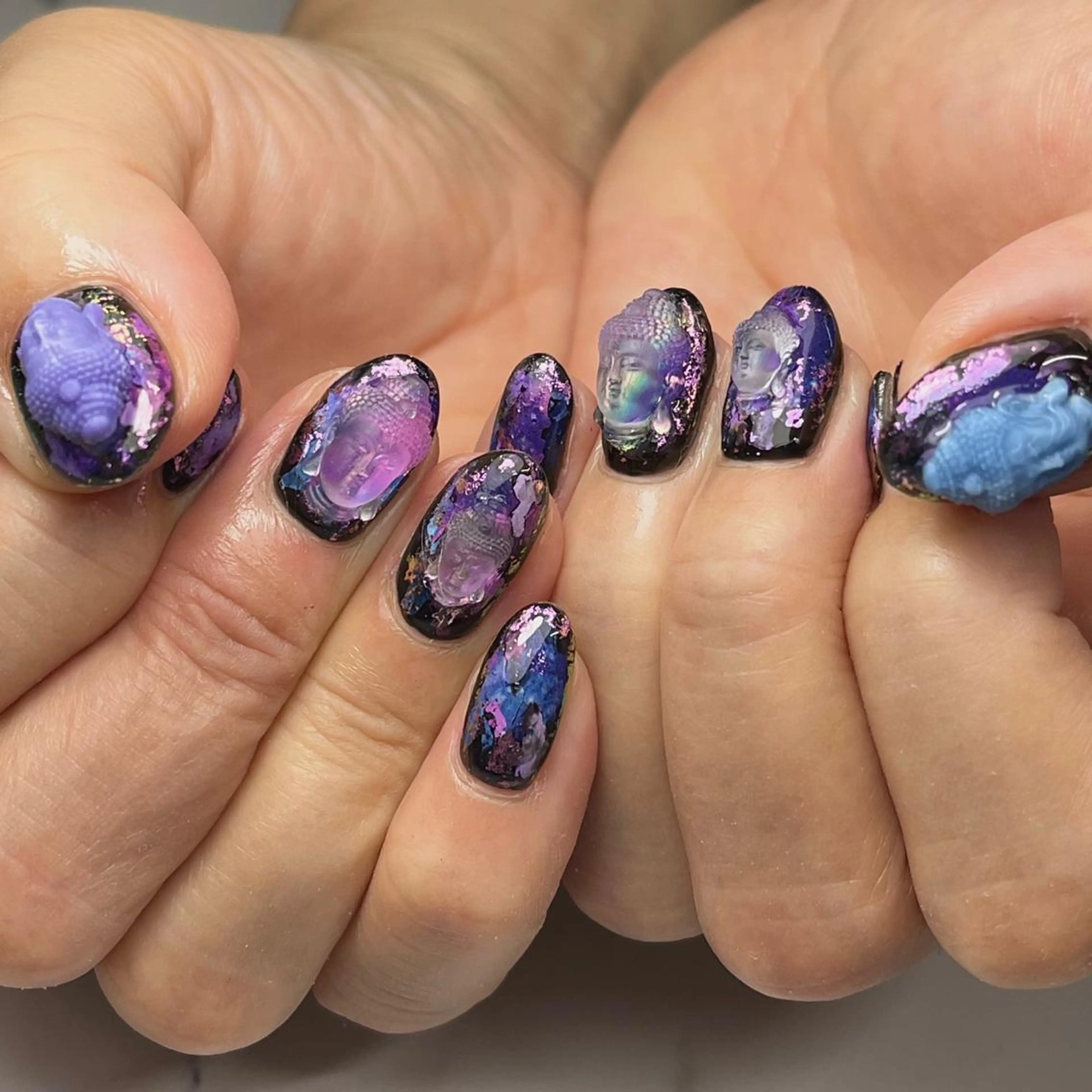 ネイル オーロラネイル ジェルネイル ワンカラーネイル パラジェル パープル ハンドネイル NAIL NOWのネイルデザイン