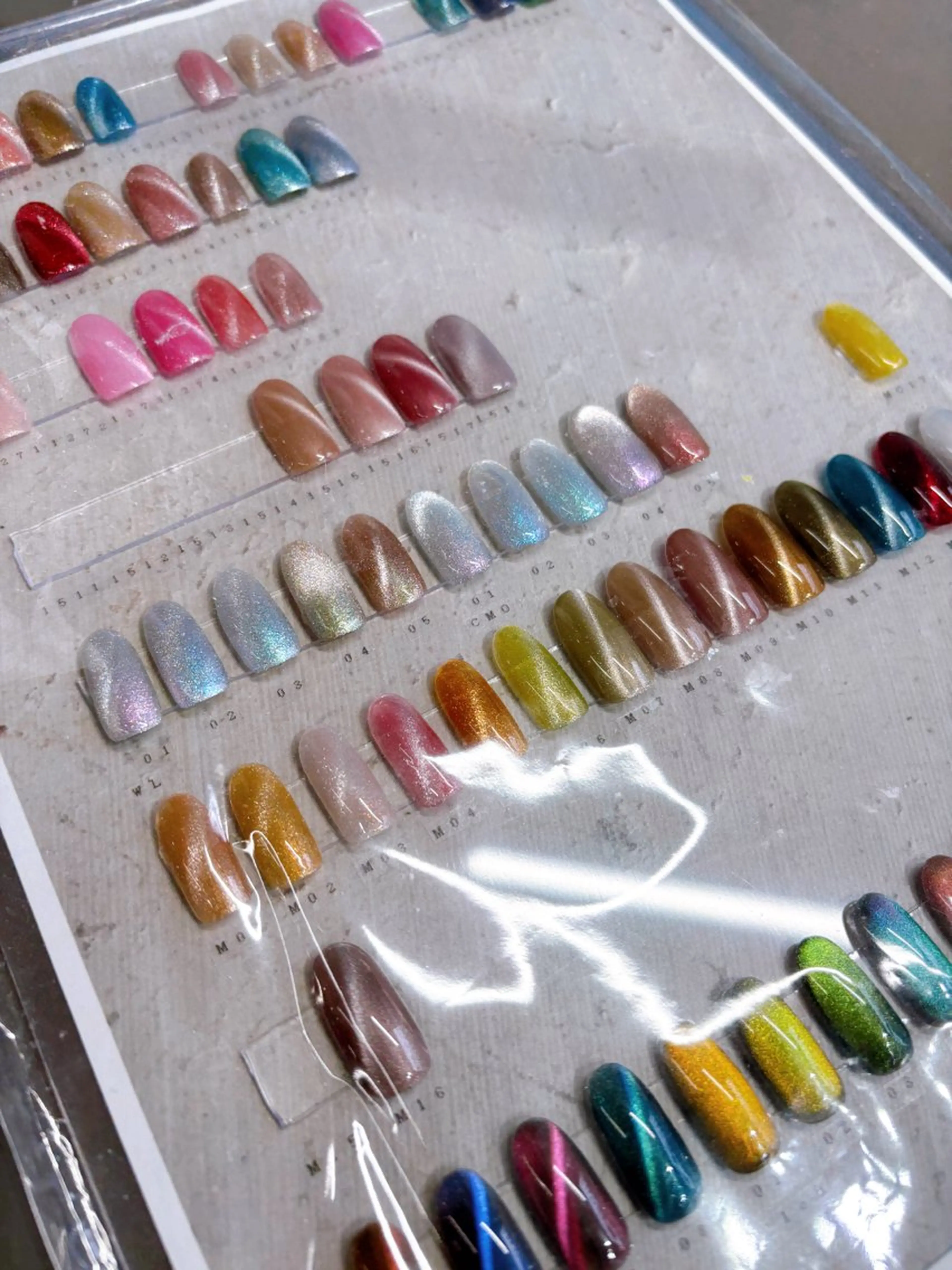 ネイル マグネットネイル Lani🌈Nail Konatsuのネイルデザイン