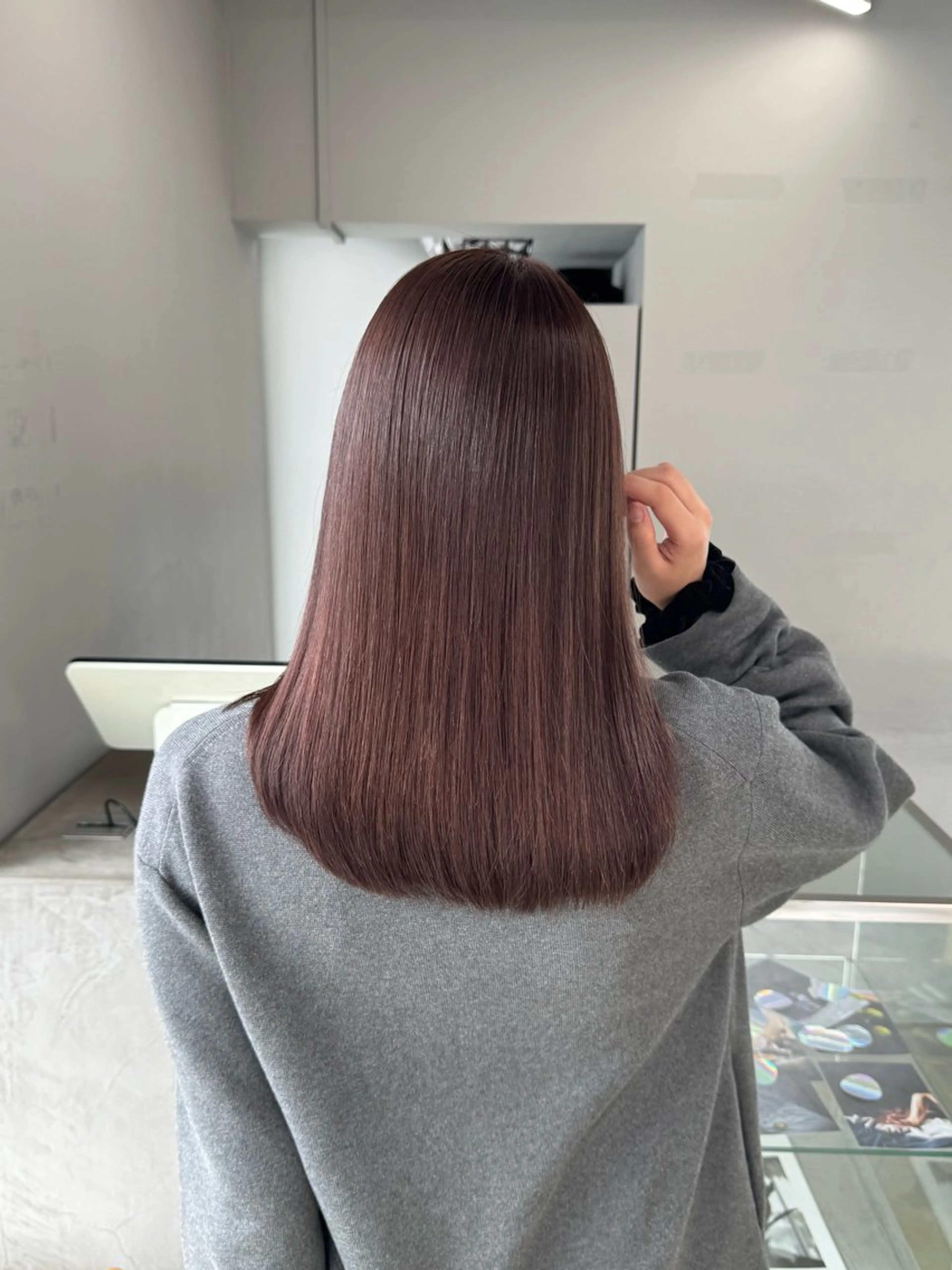 ミディアム ヘアカラー nude所属・𝐀𝐦𝐞𝐫𝐢 /透明感カラーのヘアスタイル