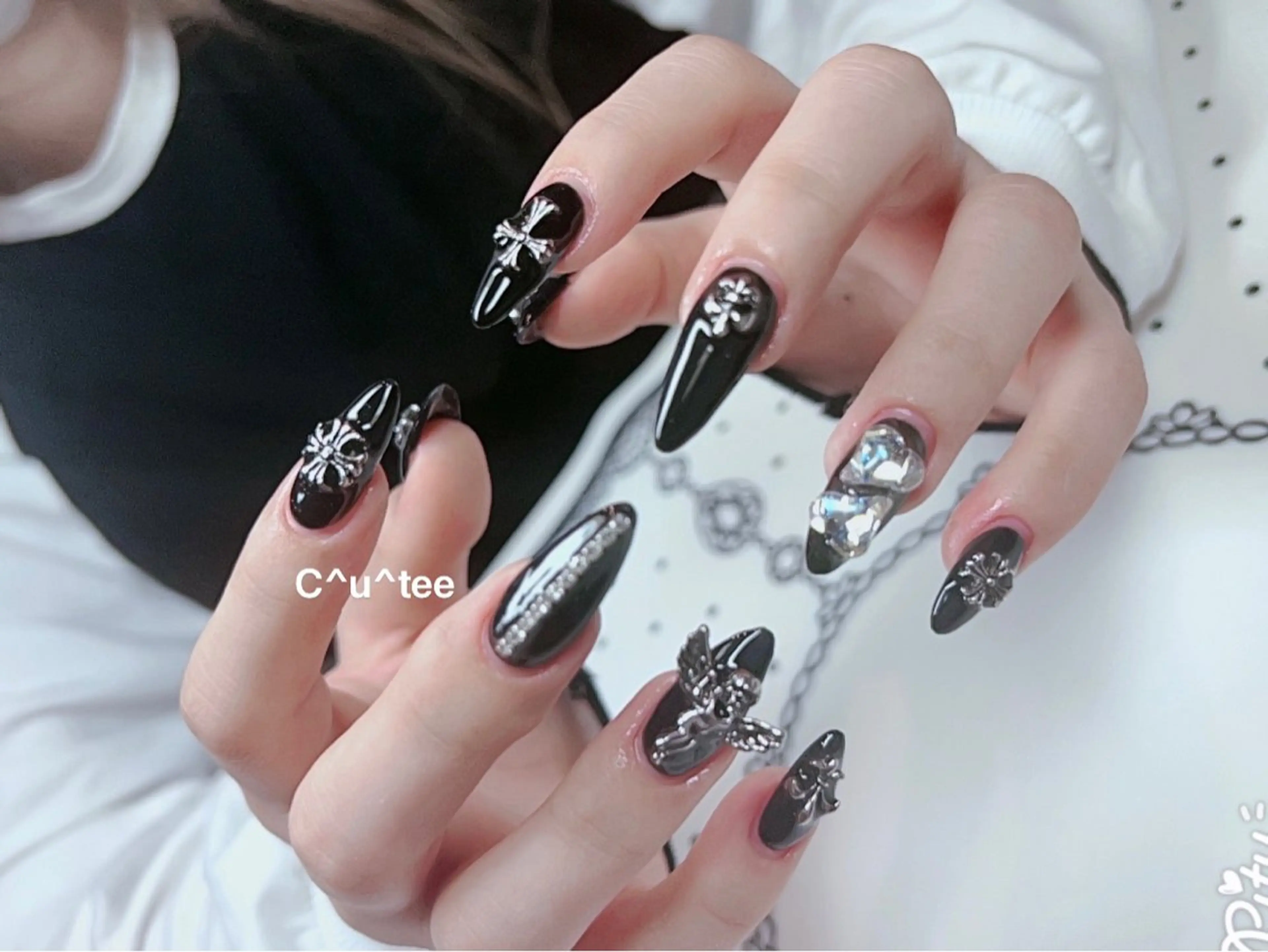 セミロング 🎀CUTEE 🎀レイのネイルデザイン