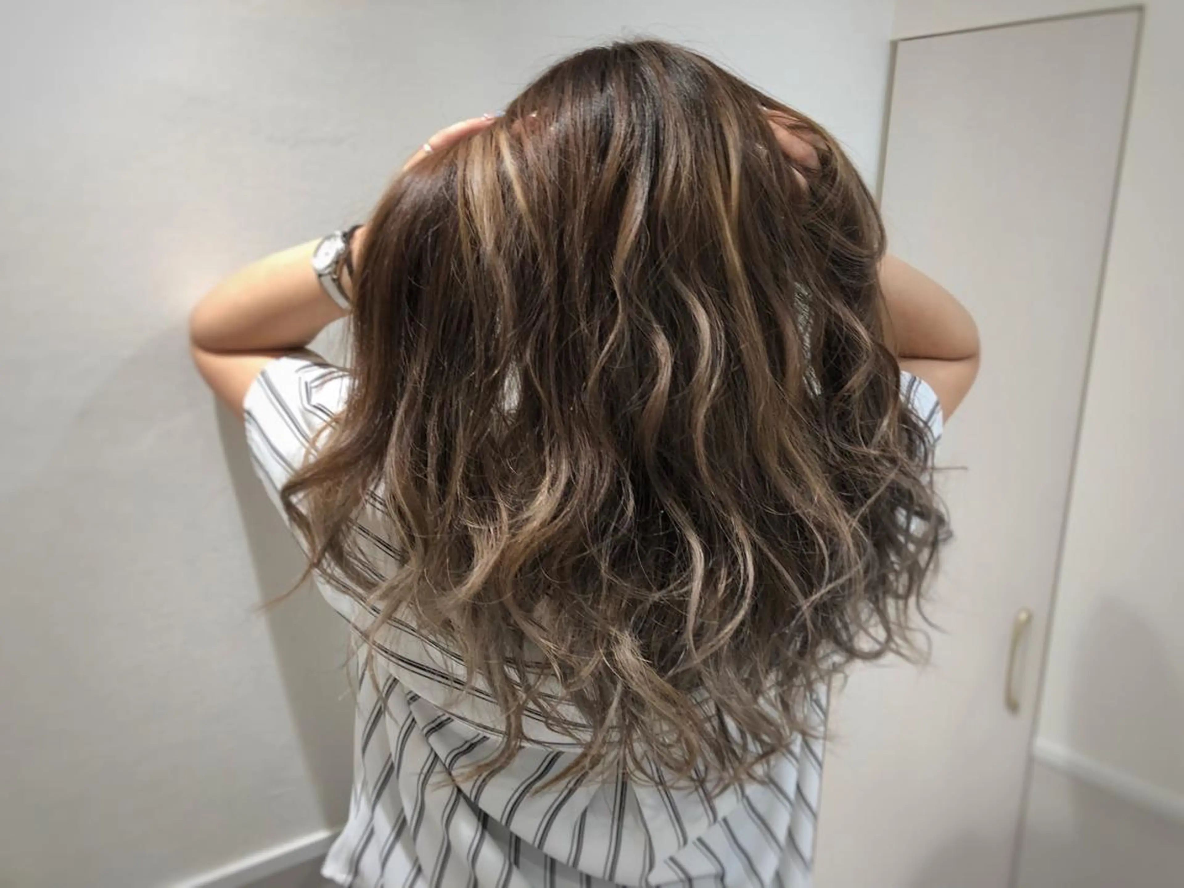 セミロング ハイライト ノアヘアデザイン町田店所属・ショートヘア特化 mayaのヘアスタイル